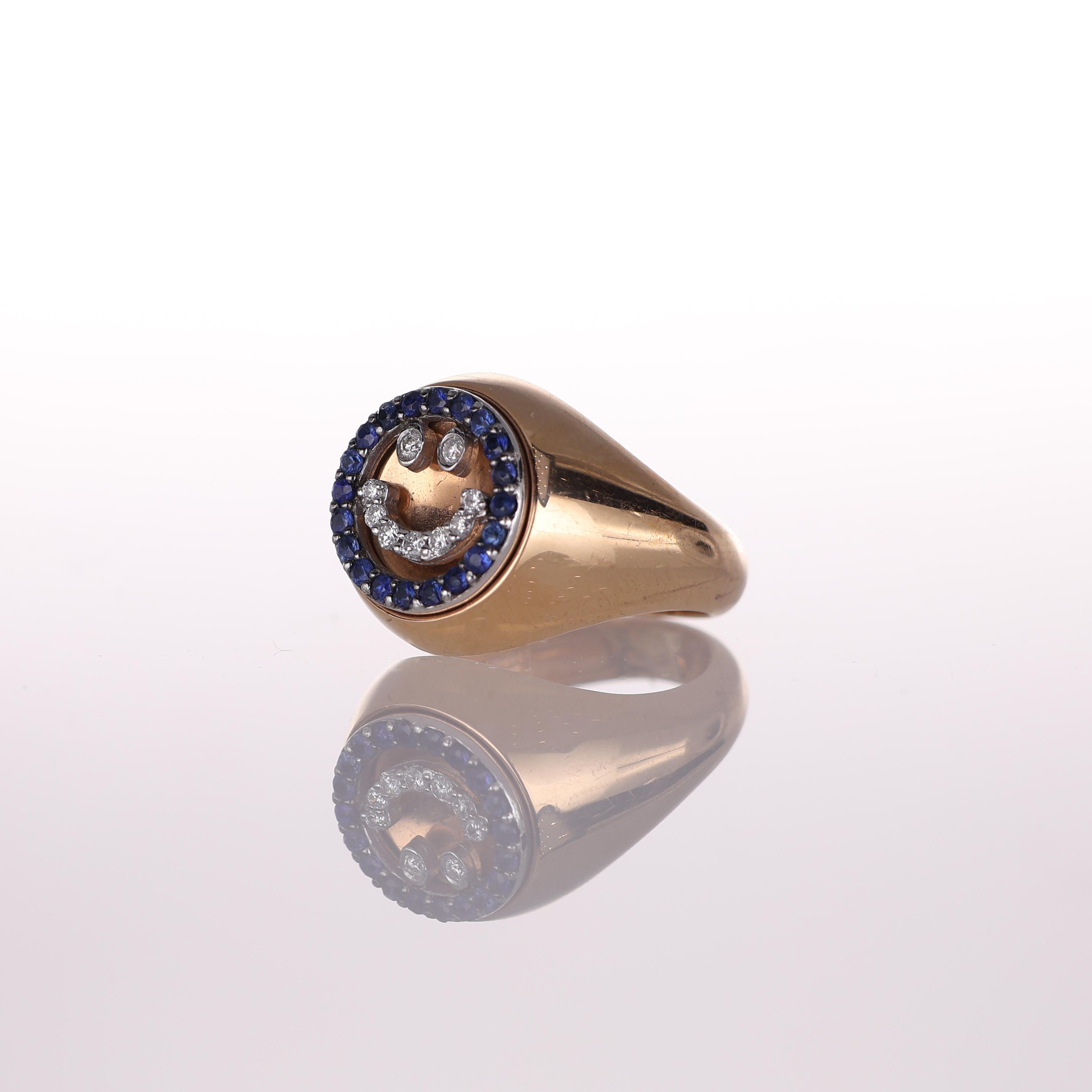 18K Rose Gold Pinky Ring with Diamond and Sapphire Smile Motif In New Condition For Sale In Bergamo, BG