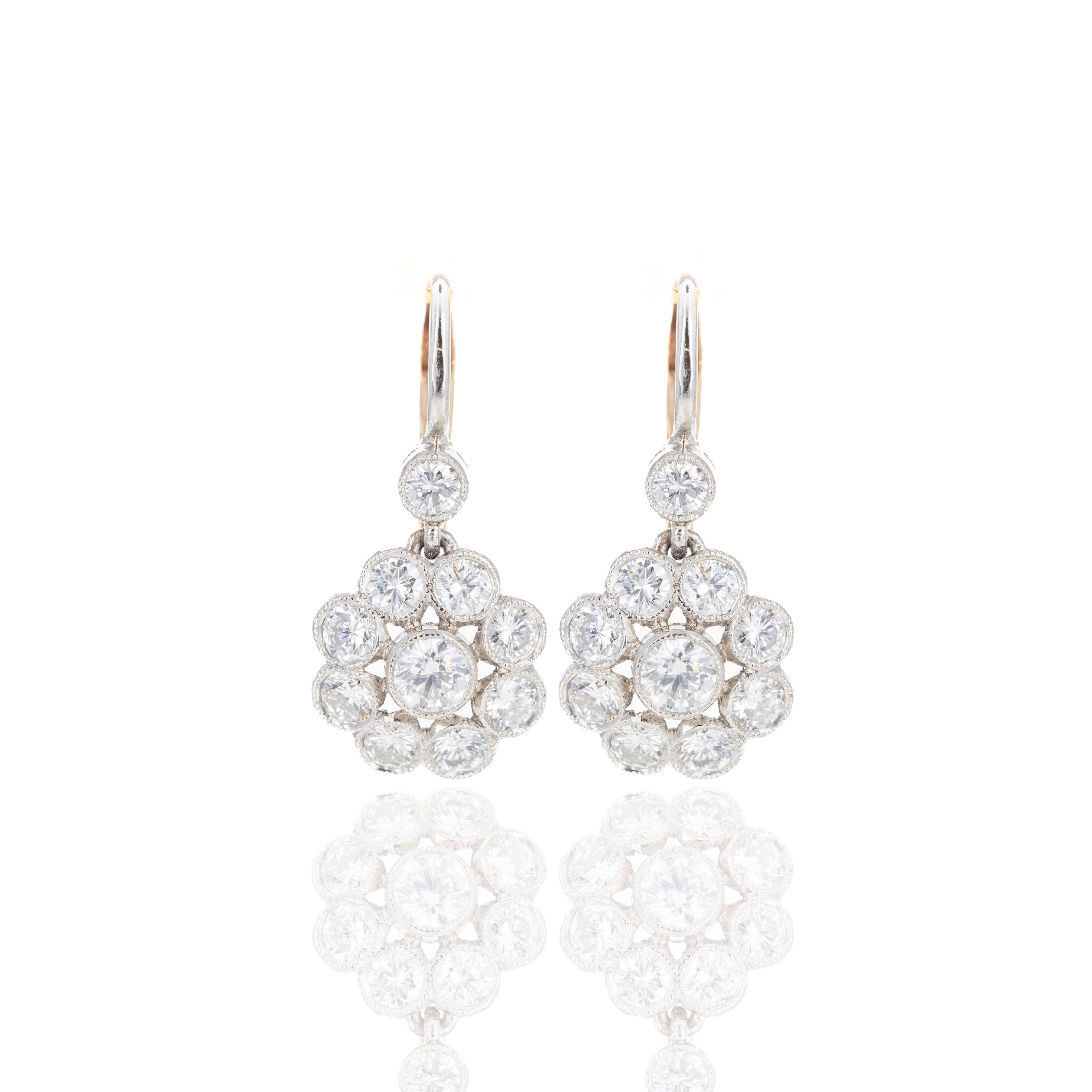 Boucles d'oreilles florales en or rose 18 carats et platine avec diamants de 1,60 carat Pour femmes en vente