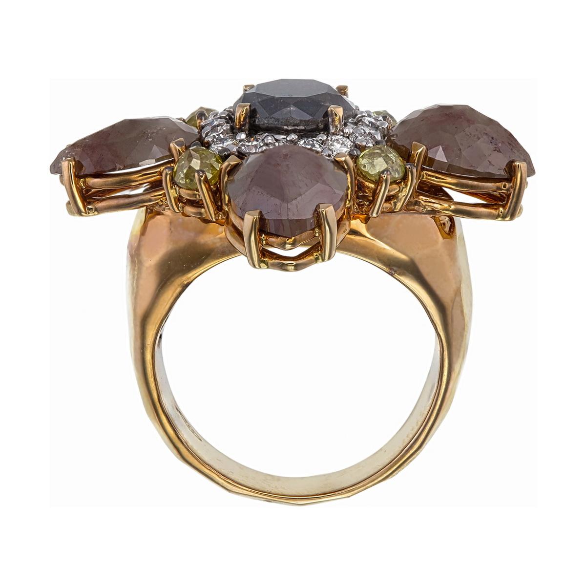 Anillo de oro rosa de 18 quilates con centro de diamante negro y diamantes mixtos talla pera fantasía Contemporáneo en venta