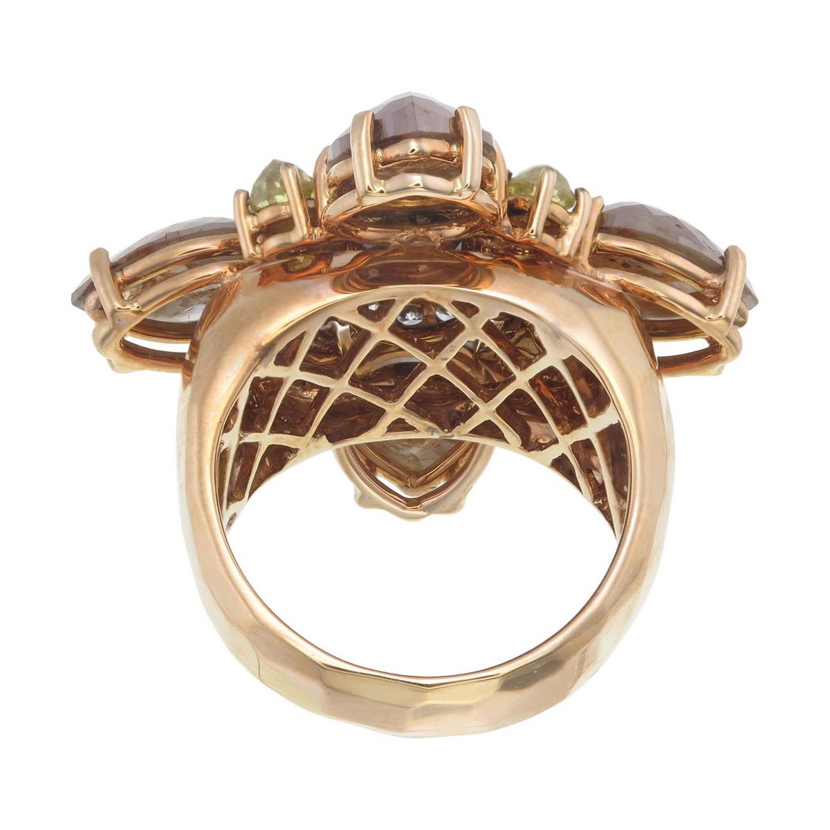 Anillo de oro rosa de 18 quilates con centro de diamante negro y diamantes mixtos talla pera fantasía Corte rosa en venta
