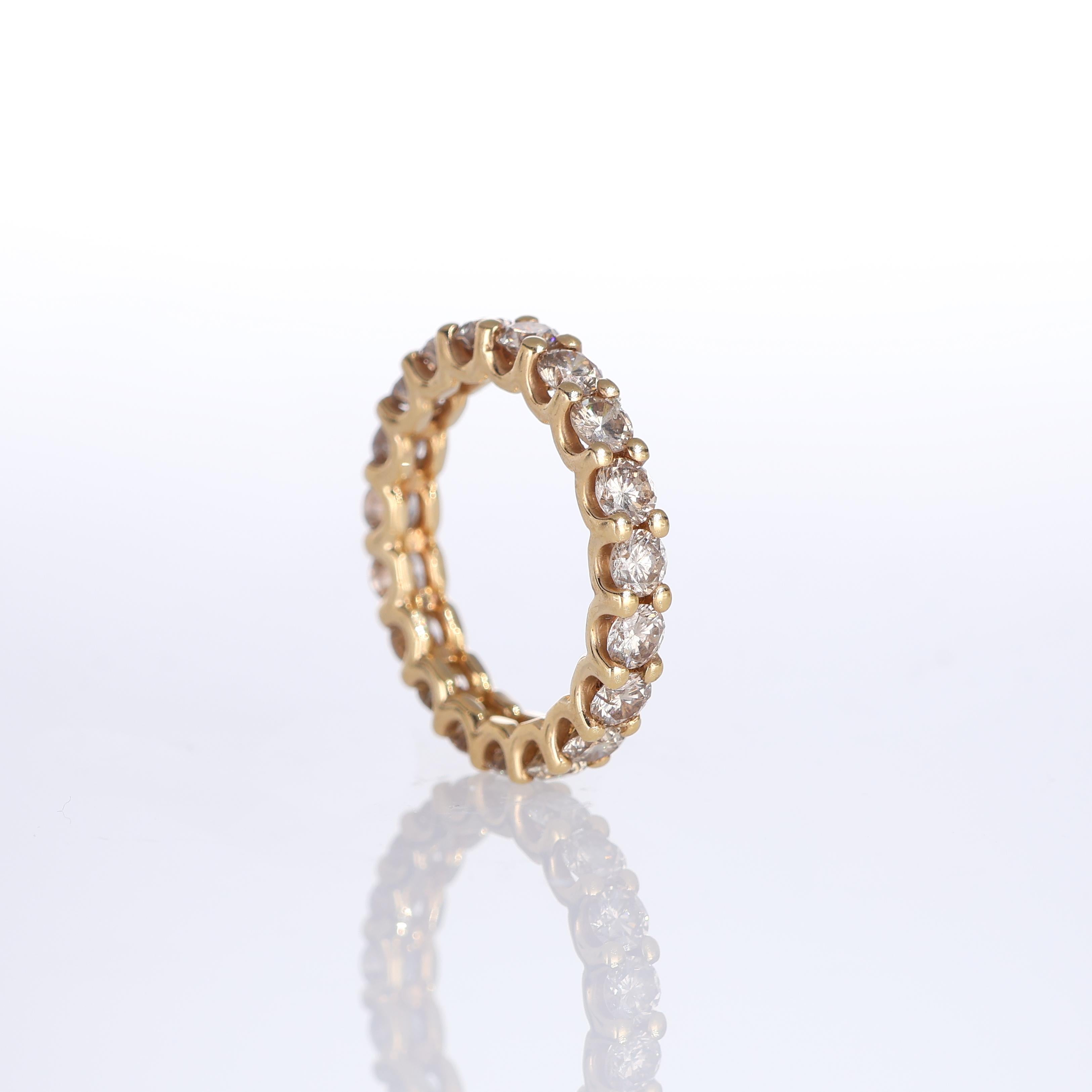 Brilliant Cut 18K Rose Gold Ring with Brown Diamonds For Sale