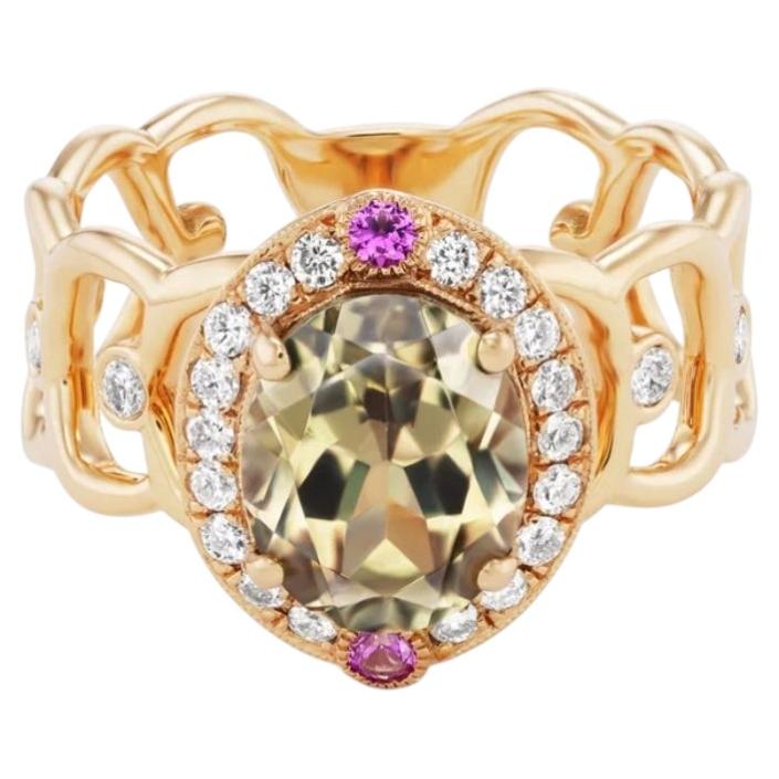 Anello in oro rosa 18K con csarite, zaffiri rosa e diamanti di Erica Courtney