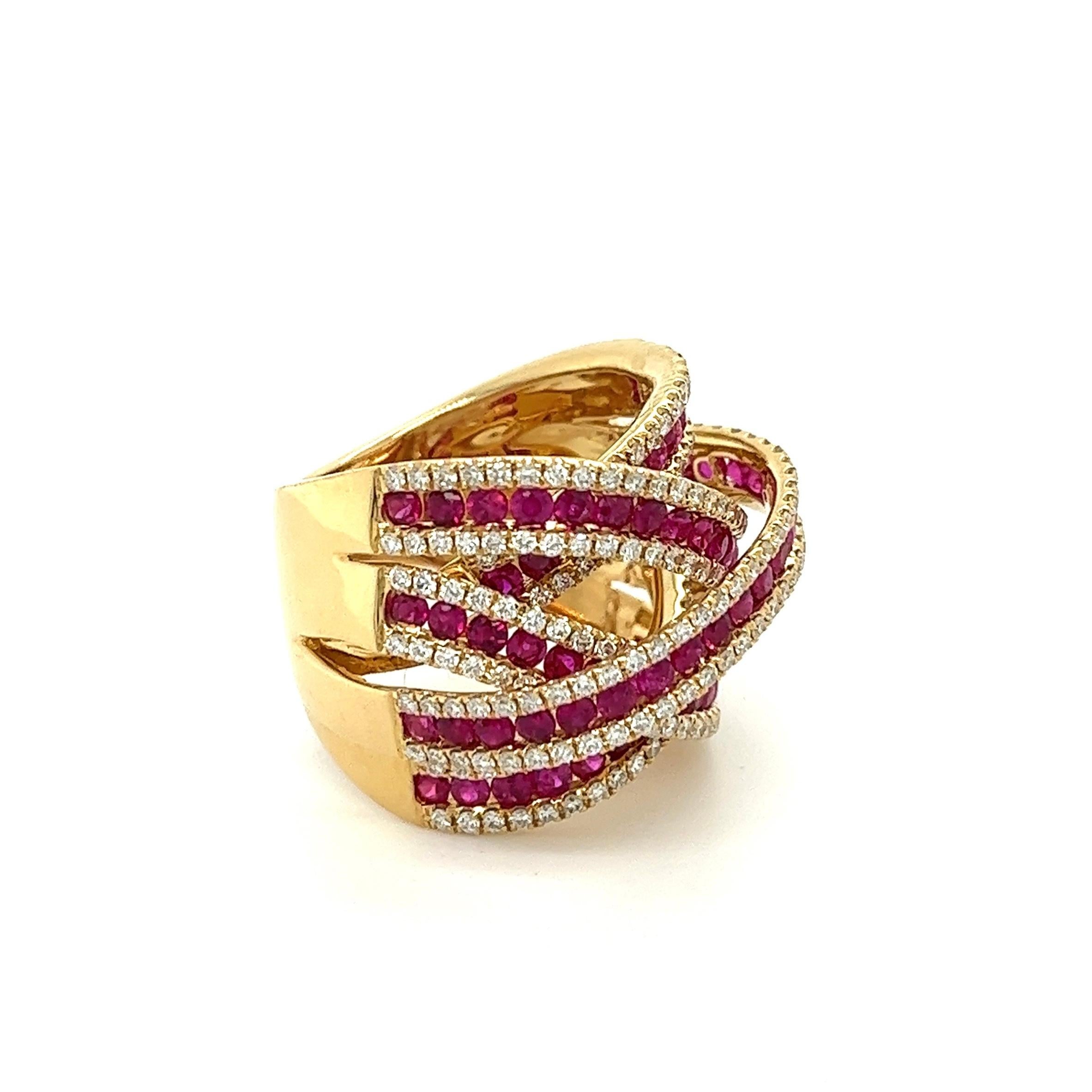 Round Cut 18K Rose Gold Ring with Diamonds and Rubies For Sale