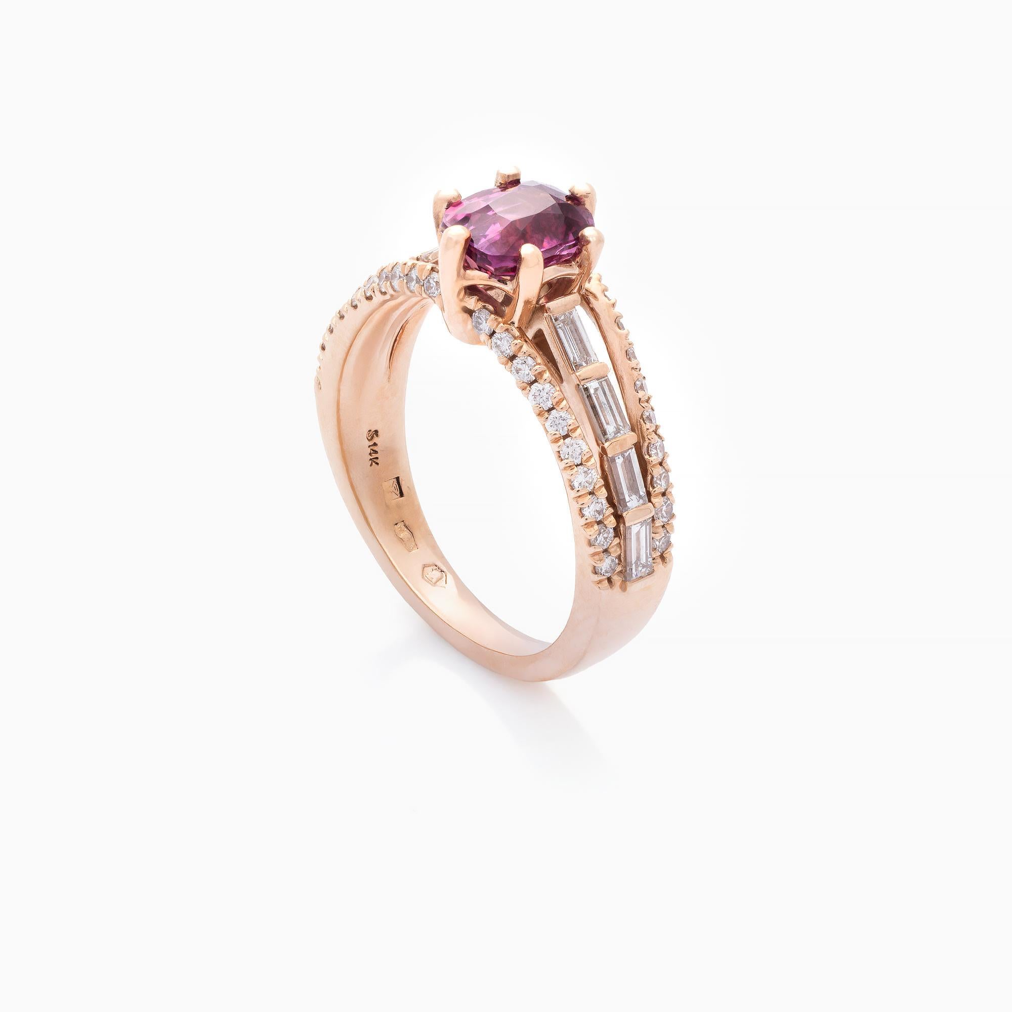 Taglio brillante Anello in oro rosa 18k con zaffiro rosa - 1,54 carati e diamanti - 0,75 carati in vendita