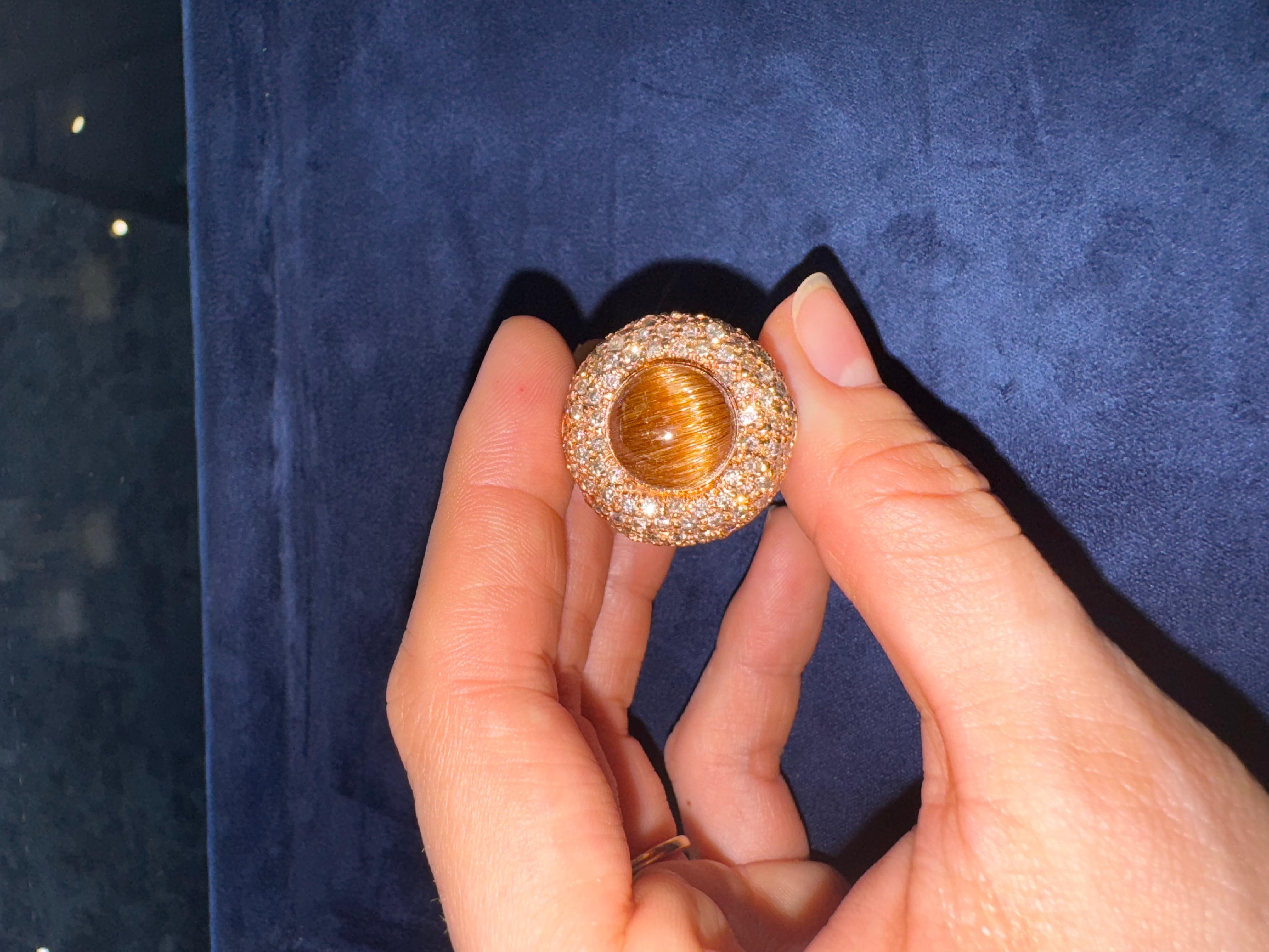 Cabochon 18K Rose Gold Ring with Rutilated Quartz and Diamonds in vendita