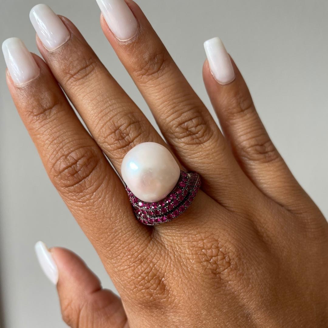 18k Rose Gold Rubies and Baroque Pearl Ring In New Condition In Miami, FL