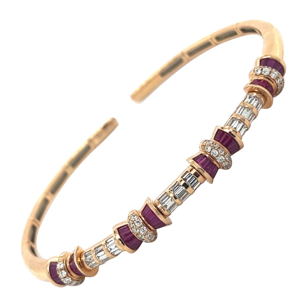 Bracciale di rubini in oro rosa 18K con diamanti in vendita