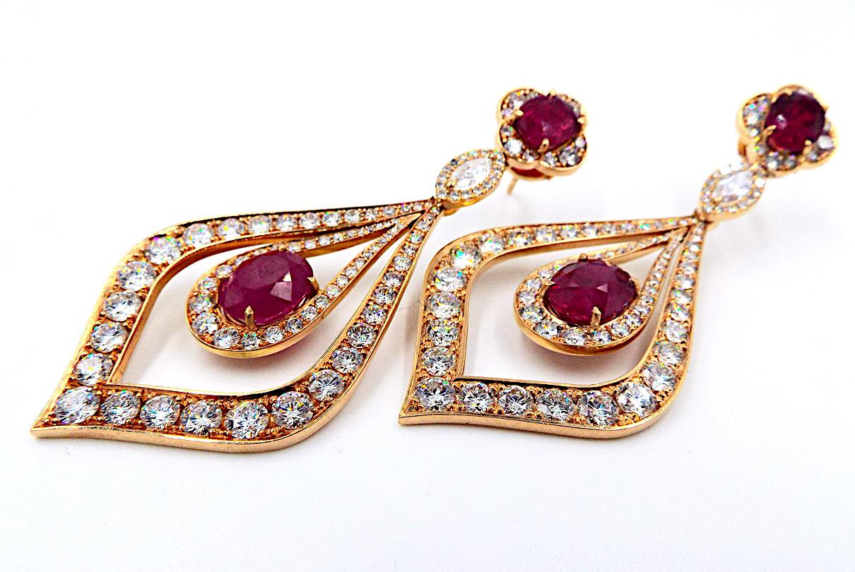 Pendants d'oreilles en or rose 18 carats avec diamants et rubis Bon état - En vente à New York, NY