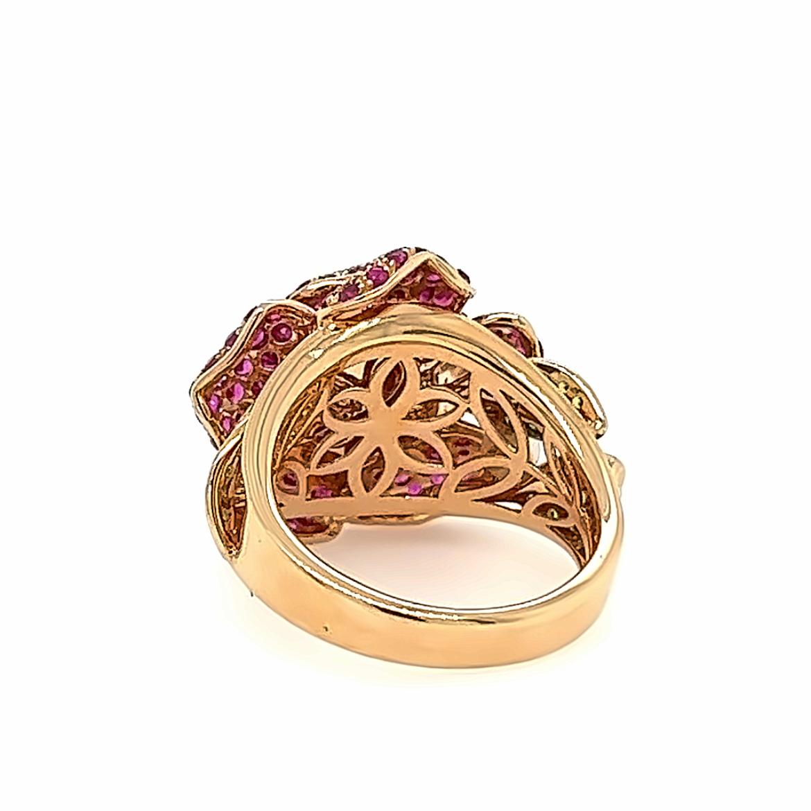 18K Rose Gold Ruby & Pearl Flower Ring with Diamonds In New Condition For Sale In Hong Kong, HK