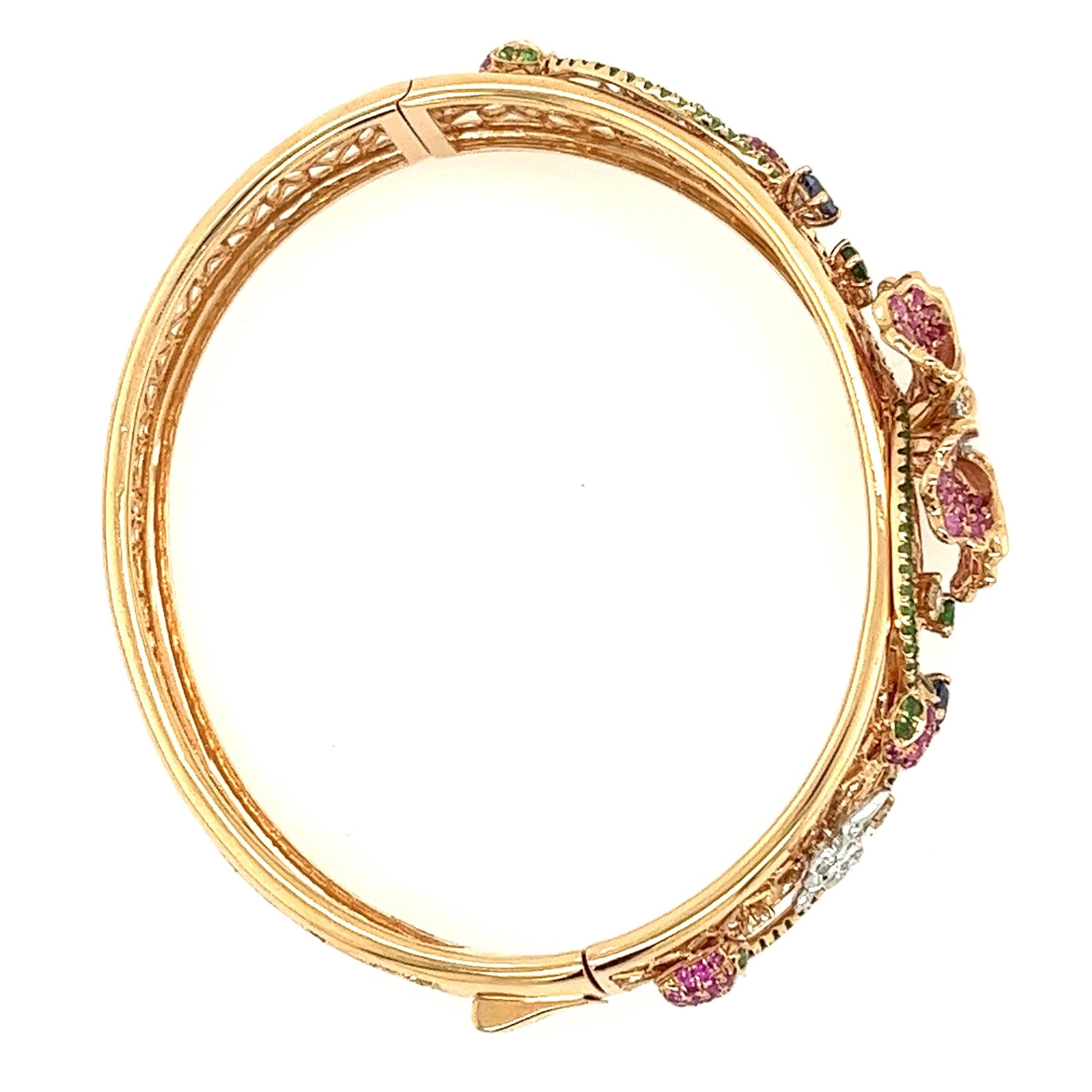 Taille ronde Bracelet collection jardin en or rose 18 carats, rubis et saphirs roses avec diamants en vente