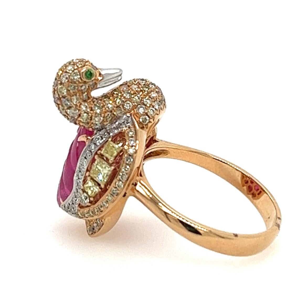 18K Rose Gold Ruby Swan Ring with Diamonds In New Condition For Sale In Hong Kong, HK