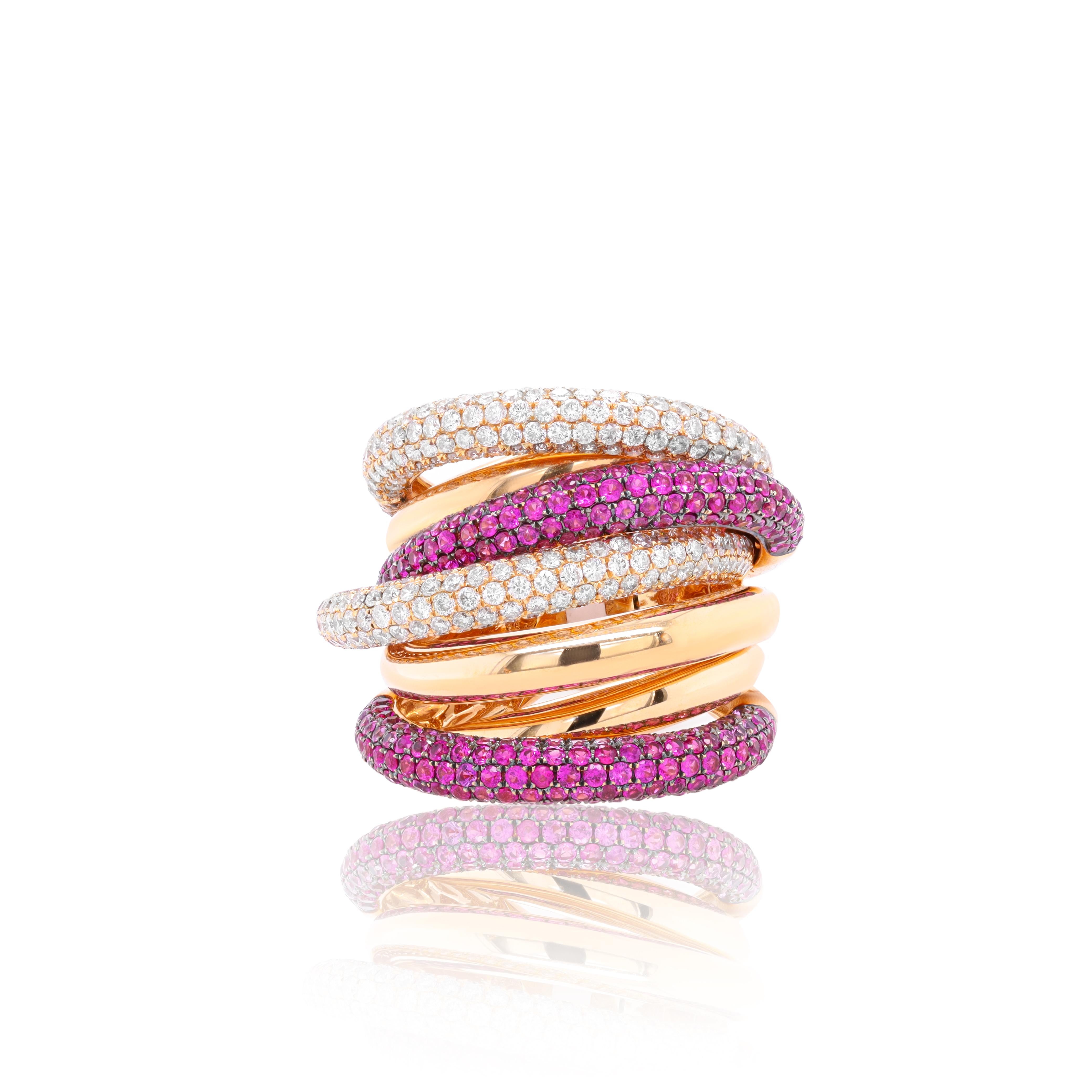 Anello con zaffiri e diamanti in oro rosa 18k, con 3,00 carati di zaffiri rosa e 2,90 carati di diamanti.
Diana M. è un fornitore leader di gioielli di alta qualità da oltre 35 anni.
Diana M è un negozio unico per tutti i tuoi acquisti di gioielli,
