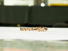 18 Karat Roségold geformter Diamantarmreif mit strukturierten Gliedern IdunnCollection