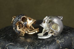 18K Rose Gold Totenkopf-Anhänger mit schwarzen Diamantflammen