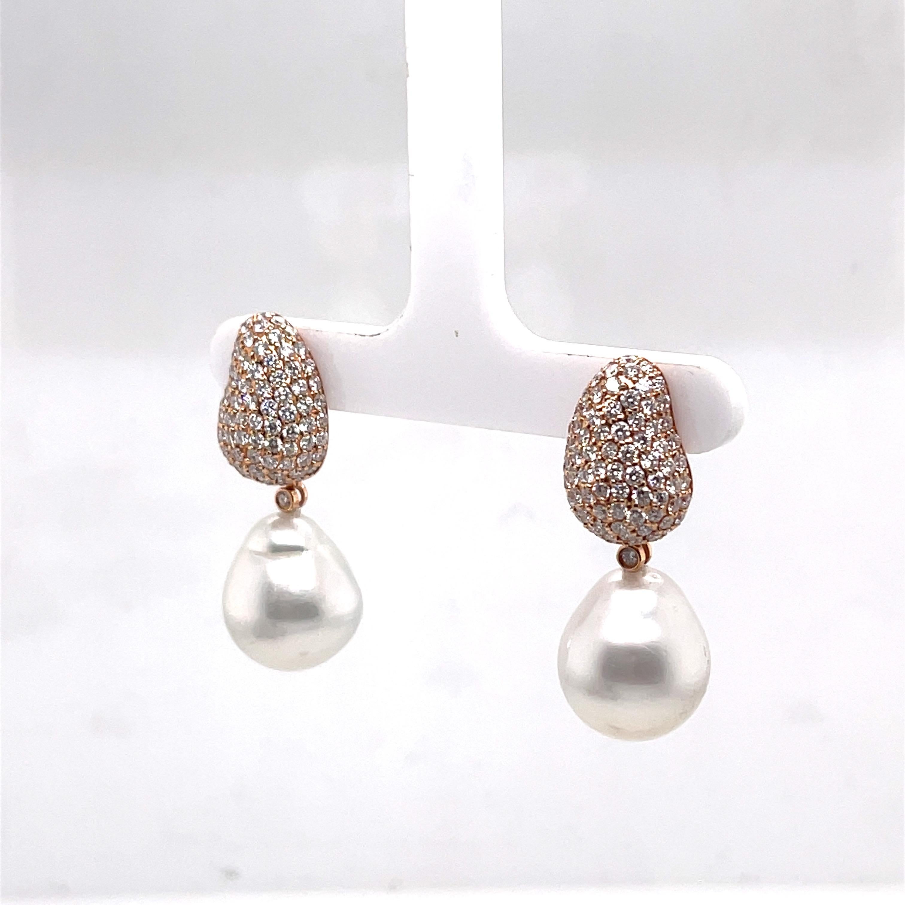 Contemporain Boucles d'oreilles détachables en goutte ou clous en or rose 18 carats avec perles des mers du Sud en vente