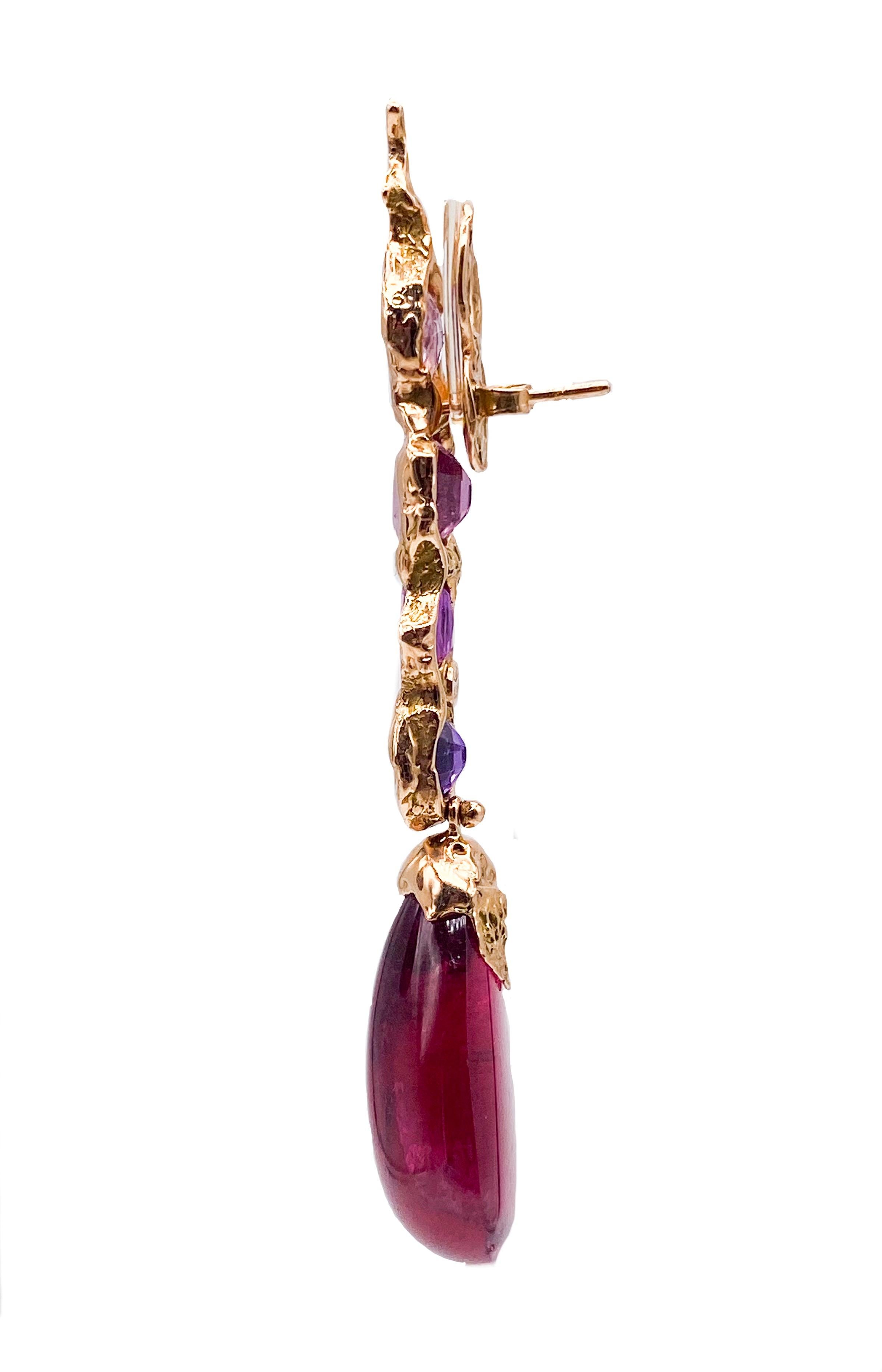 Contemporary 18 Karat Rose Gold Stanghette Earrings with Tourmaline and Sapphires For Sale