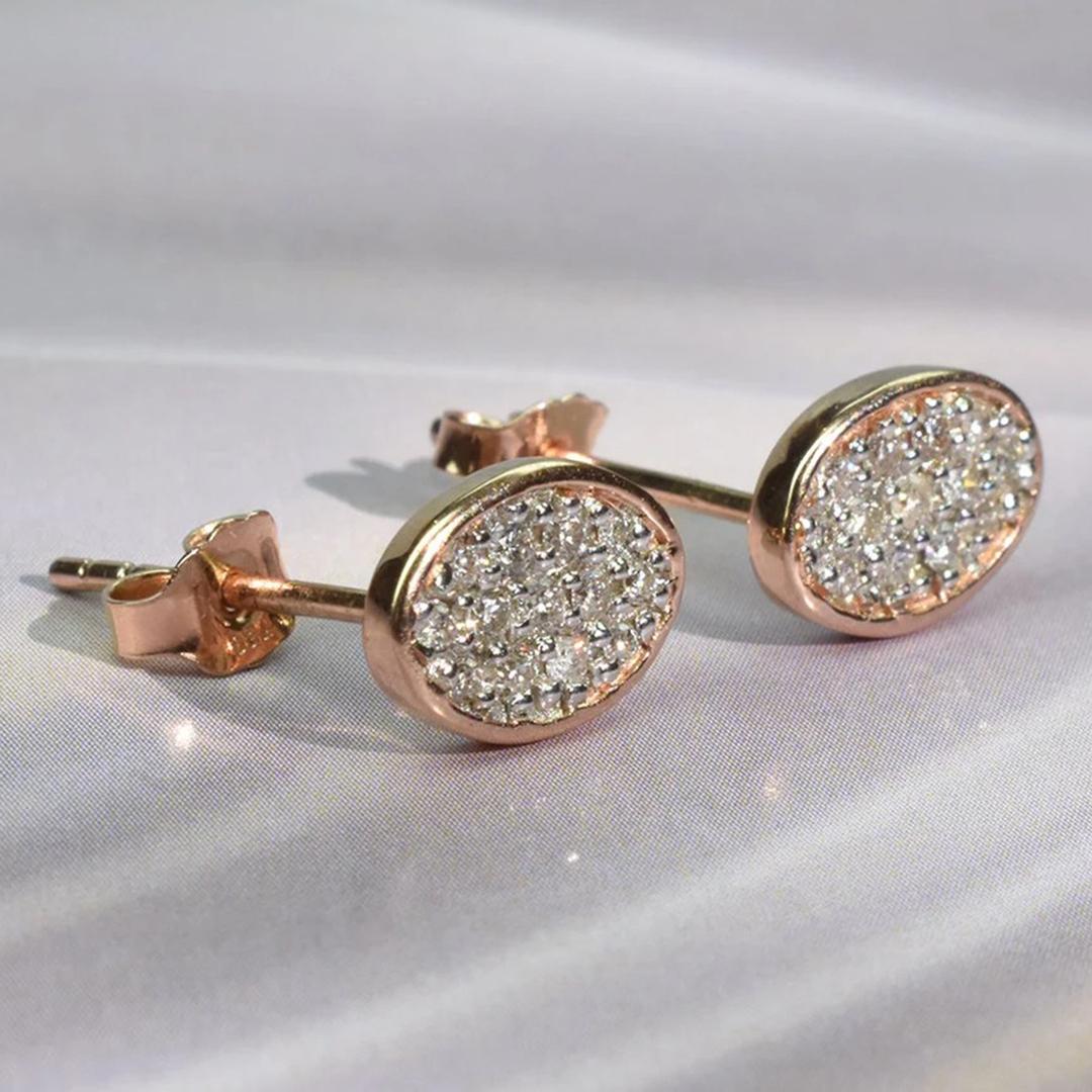 18k Gold Ohrstecker Ovale Ohrstecker Diamant-Cluster-Ohrringe (Moderne) im Angebot