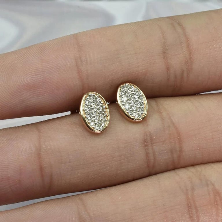 Round Cut 18k Rose Gold Stud Earrings Oval Stud Earrings Diamond Cluster Earrings For Sale