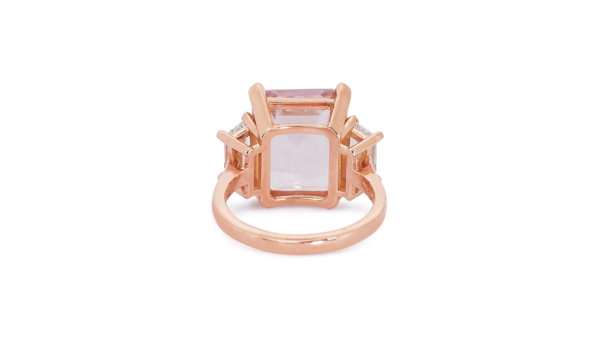 18 Karat Roségold Ring mit drei Steinen, 5,35 Karat natürlicher Morganit und Diamanten, AIG-zertifiziert. 3