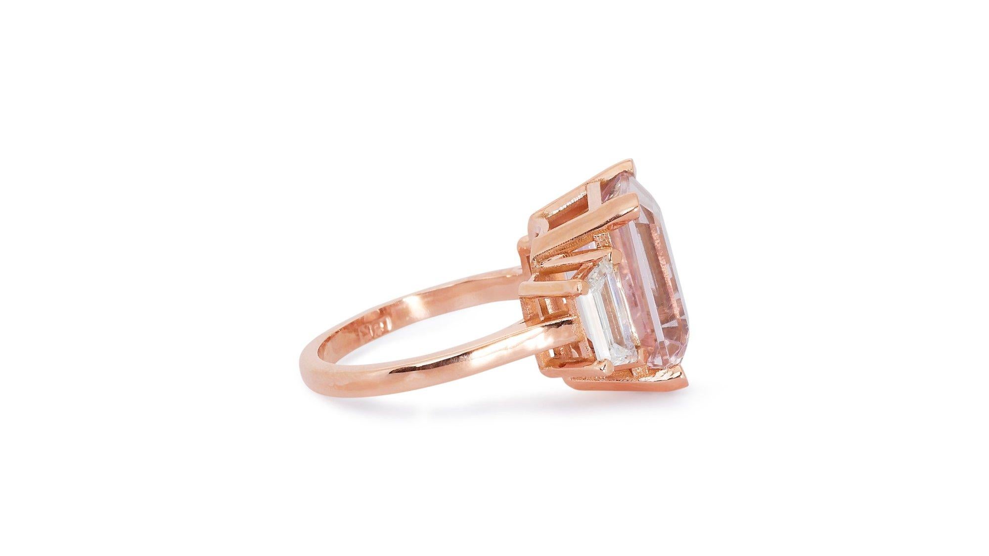 18 Karat Roségold Ring mit drei Steinen, 5,35 Karat natürlicher Morganit und Diamanten, AIG-zertifiziert. 1