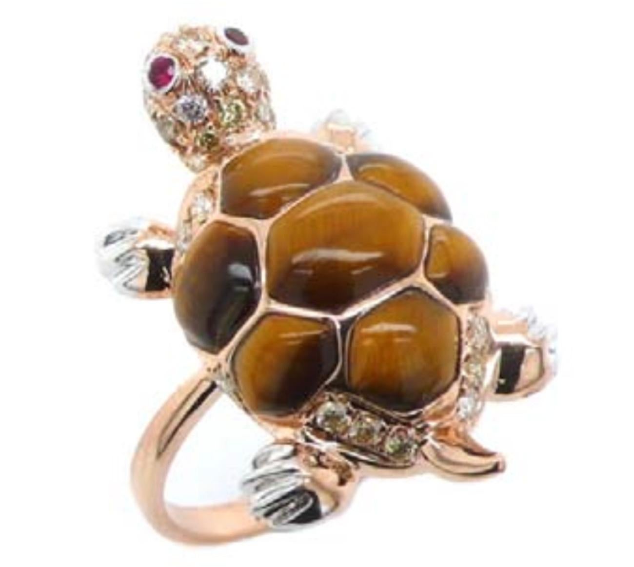 18K Rose Gold Tiger Eye Stone Ring with Diamonds In New Condition For Sale In Hong Kong, HK