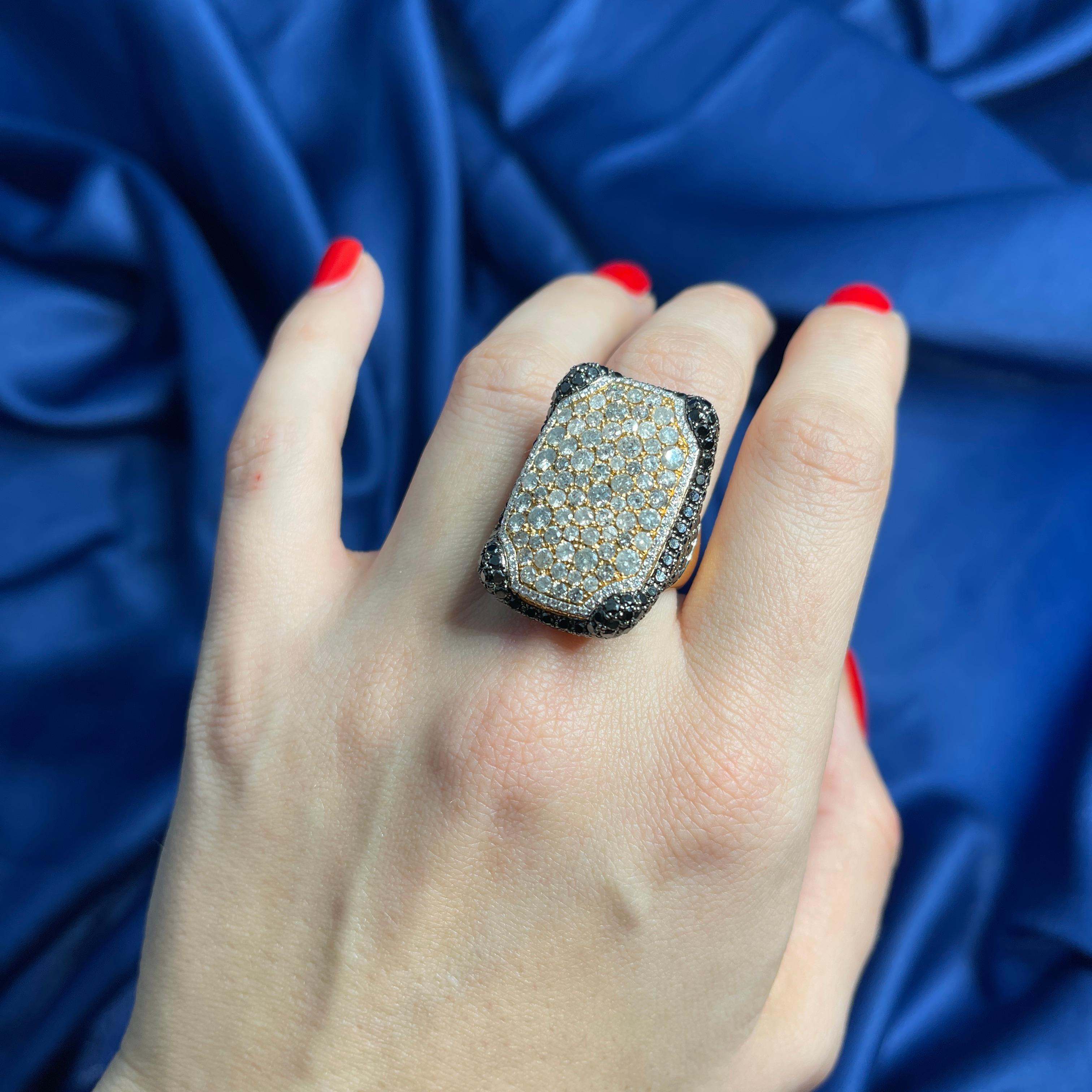 18K Rose Gold Tile Ring with Black, White, and Gray Diamonds For Sale 4