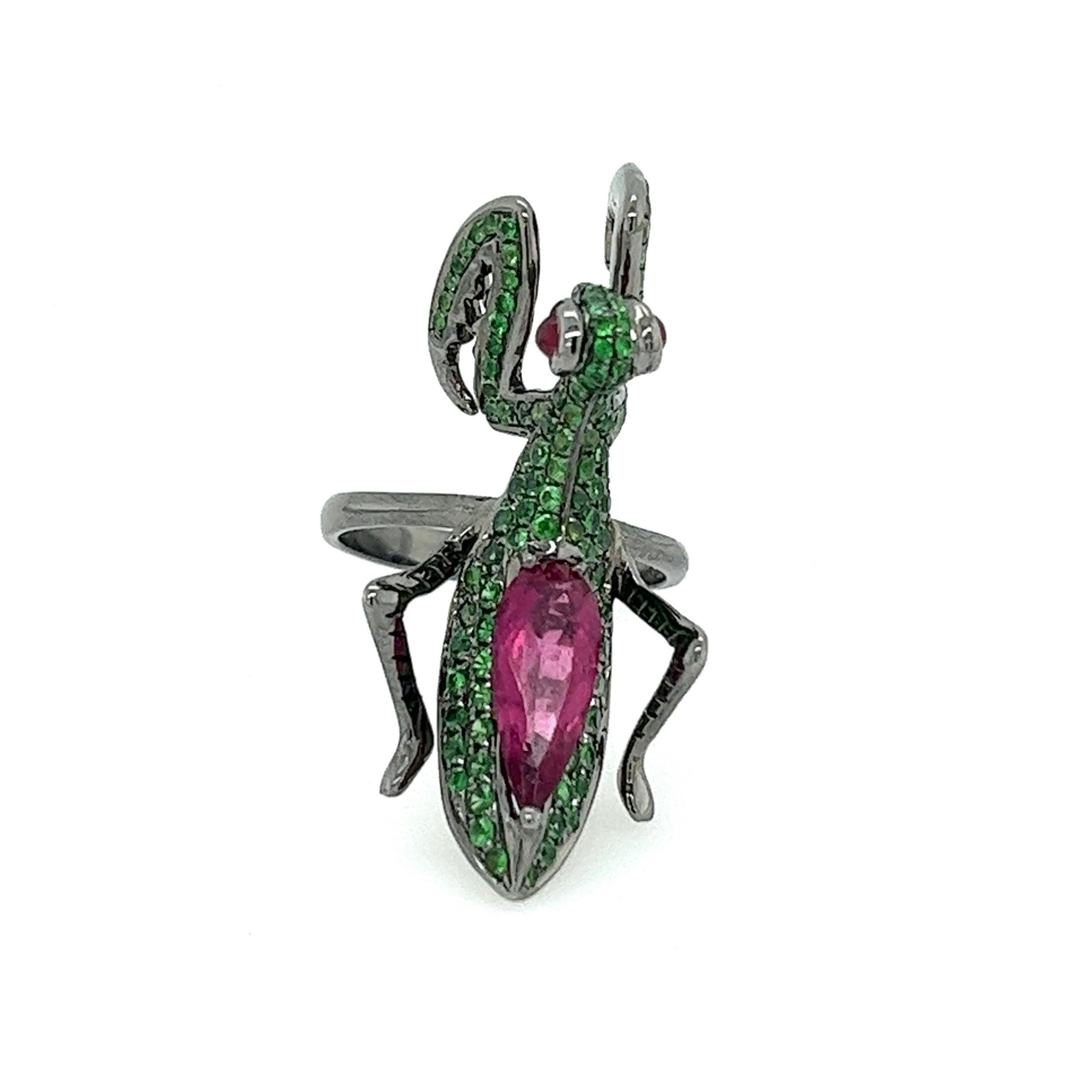 18K Rose Gold Tourmaline Mantis Ring with Rubies & Green Garnets In New Condition For Sale In Hong Kong, HK