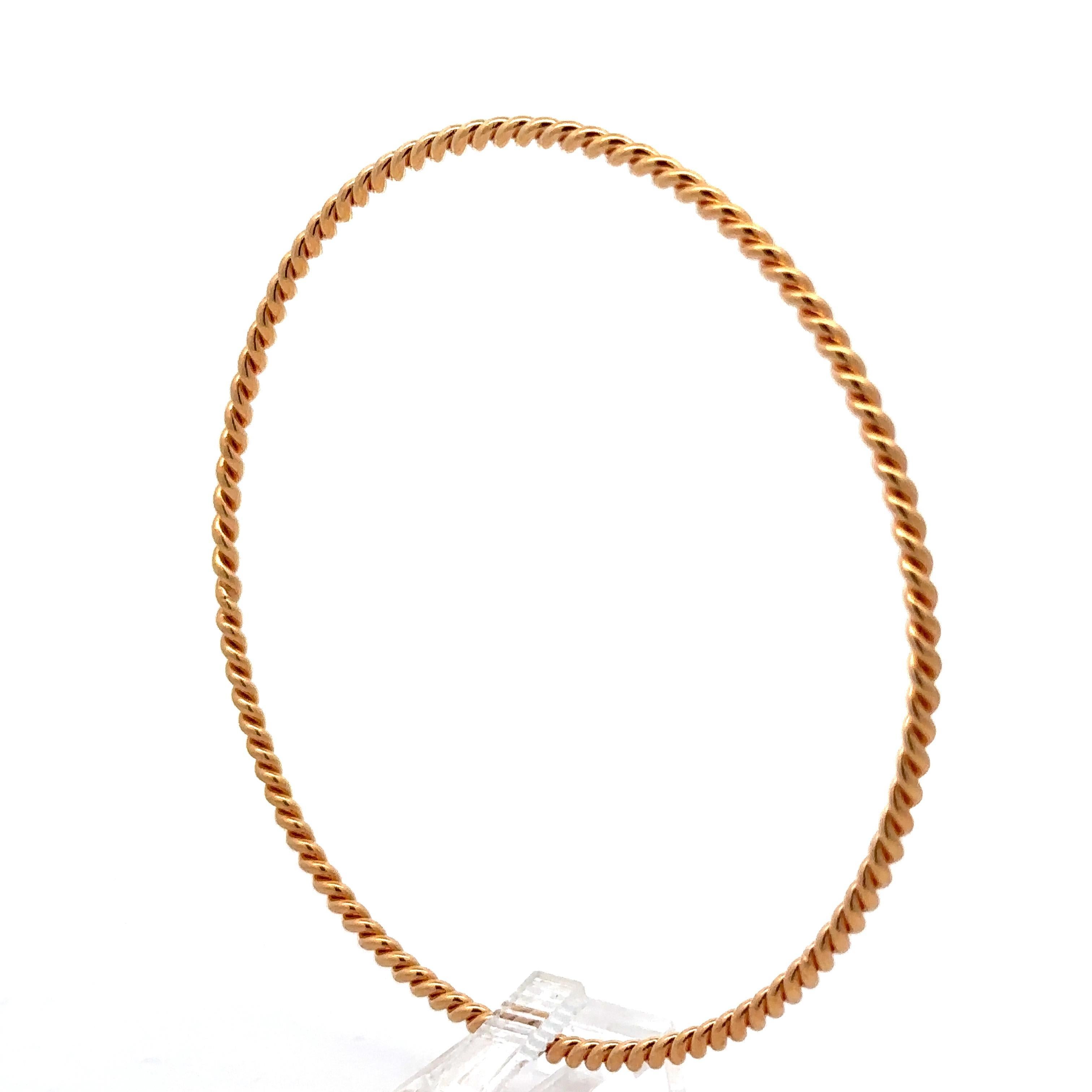Bracelet empilable classique en or rose 18k avec câbles torsadés en vente 1