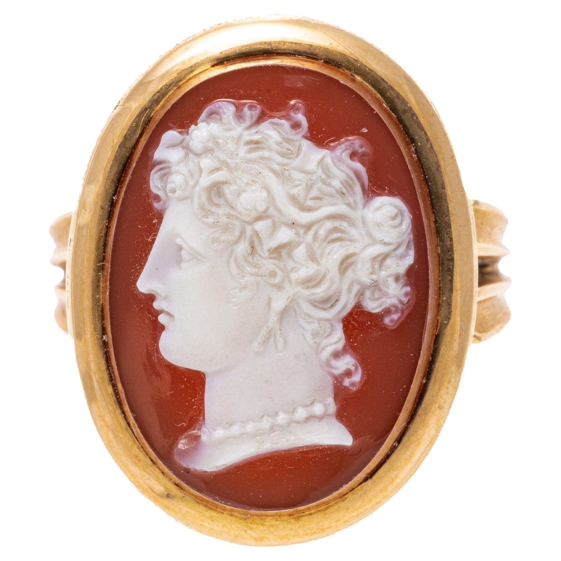 18k Rose Gold Vintage Oval Cameo Silhouette, Left Facing For Sale