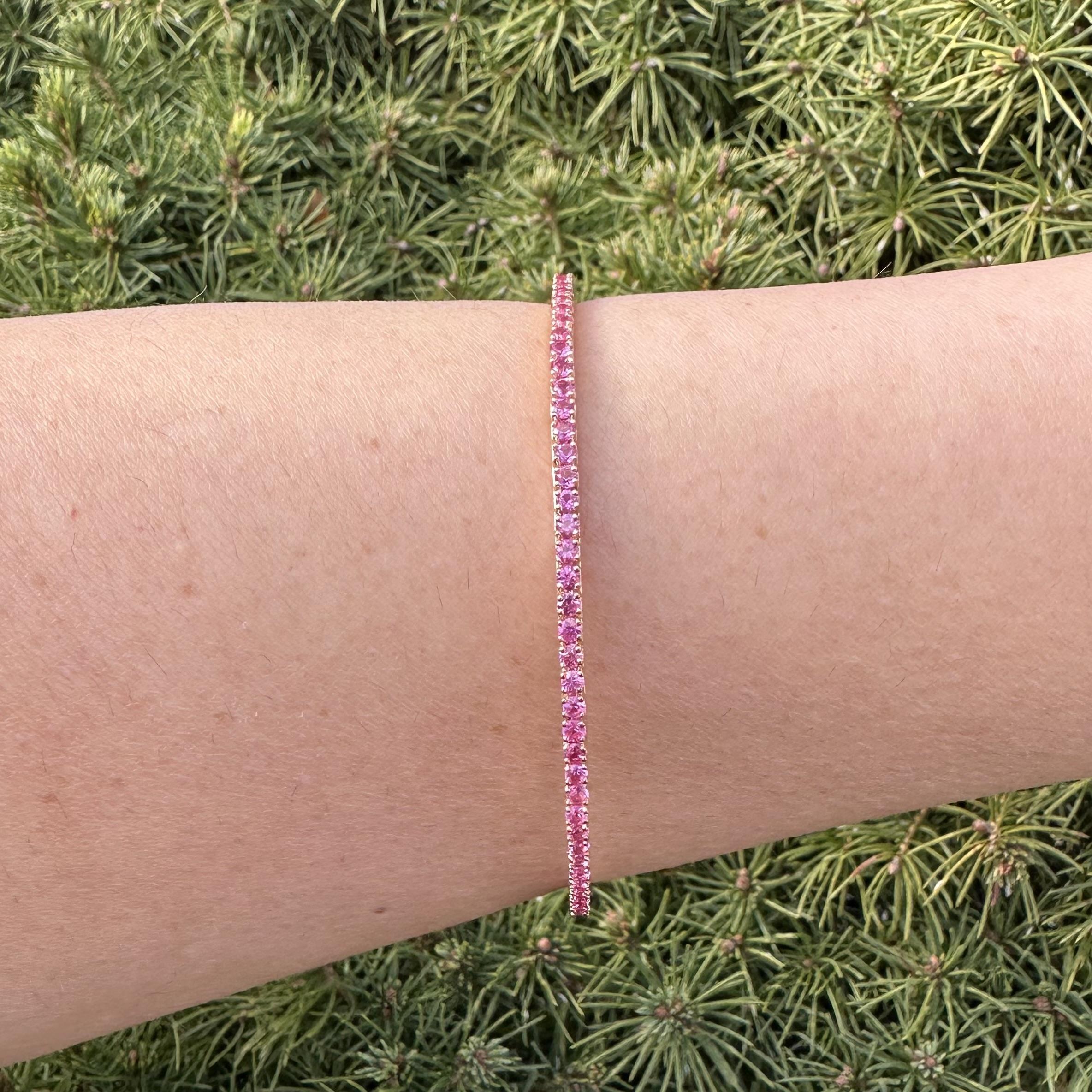 18k Rose Gold Vivid Pink Sapphire Tennis Eternity Slip On Bangle Bracelet en venta 1