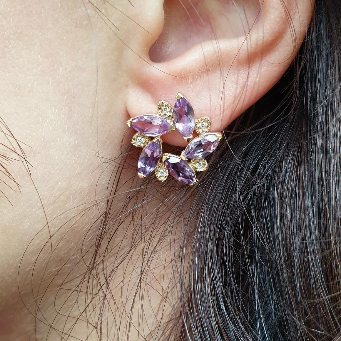 Sunflower collection, sophisticated designs with natural stones , suitaible for any occasion.
Made in Italy by Stanoppi Jewellery since 1948
Earrings in 18k rose gold with Amethyst (marquise cut, size: 4x6 mm) and white Diamonds cts 0.06 VS colour