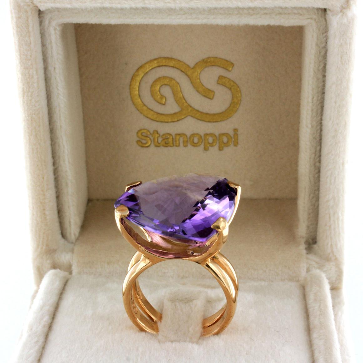 Trillion Cut 18k Rose Gold with Amethyst Modern Amazing Ring For Sale
