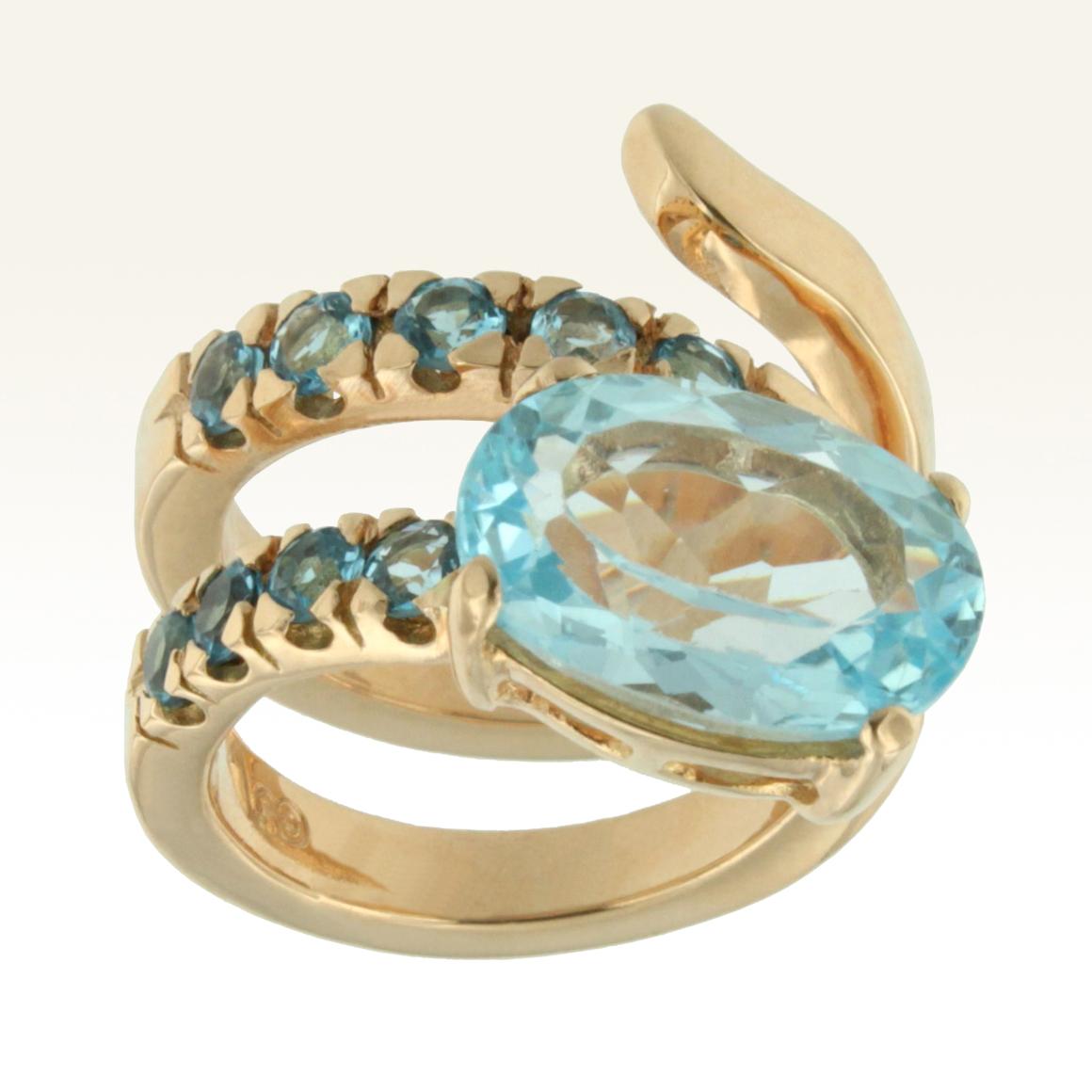 18 Karat Rose Gold with Blue Topaz Ring For Sale 1