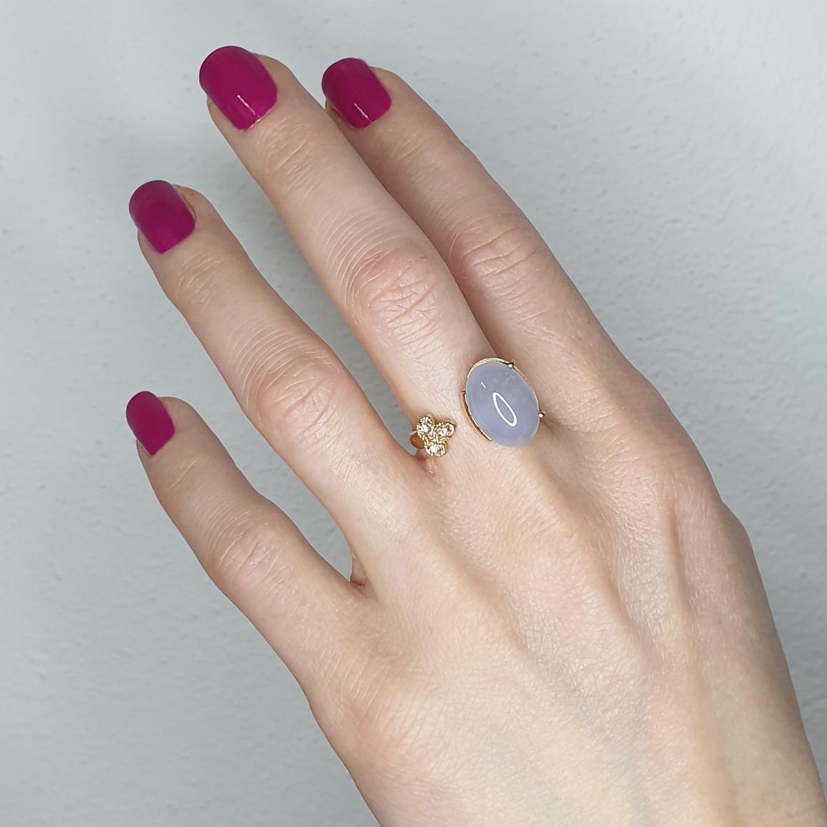 The designer Gisella has a refined taste, her jewels stand out from others. Designed and handmade in Italy by Stanoppi Jewellery since 1948.
Ring in 18k rose gold with Chalcedony (oval cabochon cut, size: 10x14mm) and white Diamonds cts0.03 VS