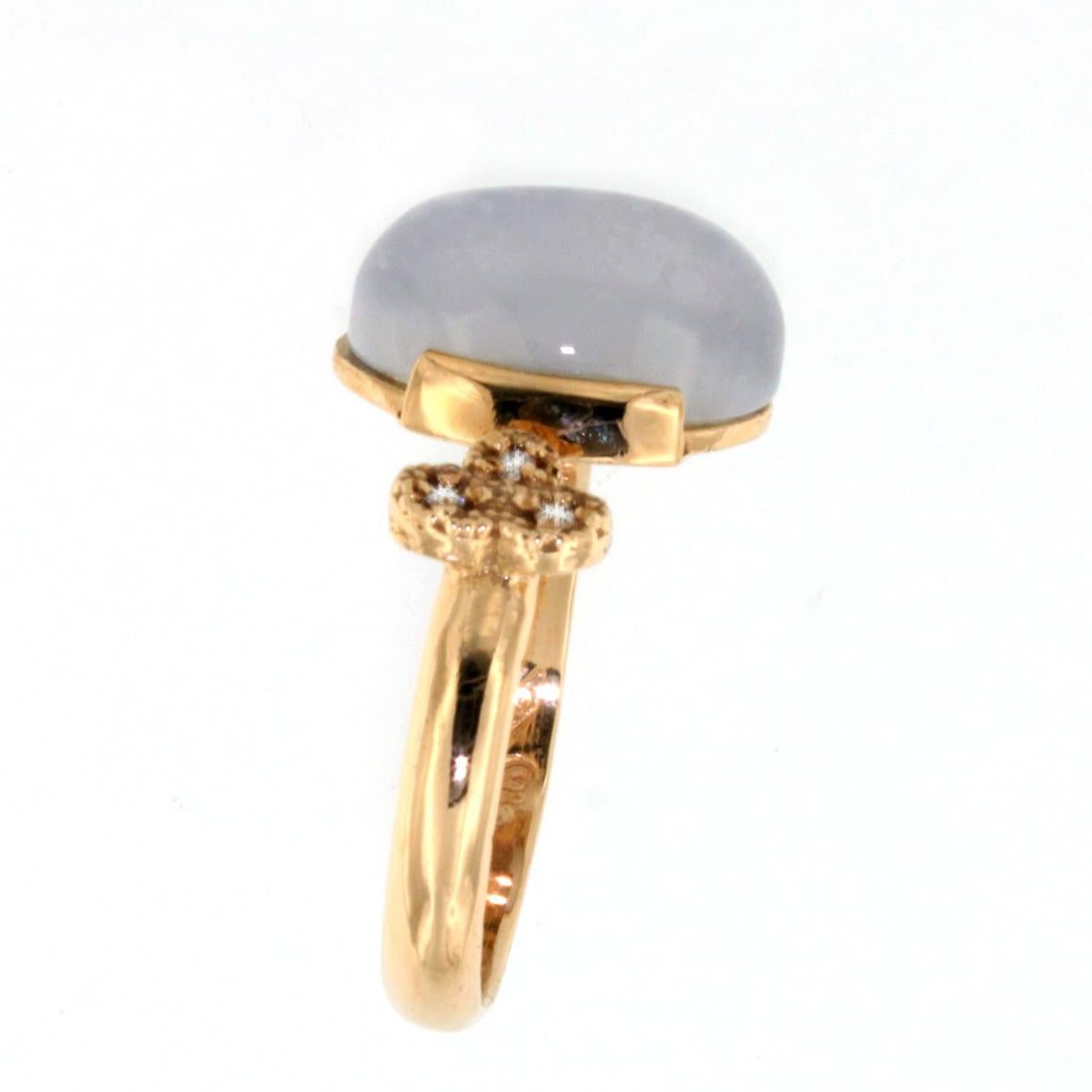 Cabochon 18k Rose Gold with Chalcedony and White Diamonds Ring For Sale