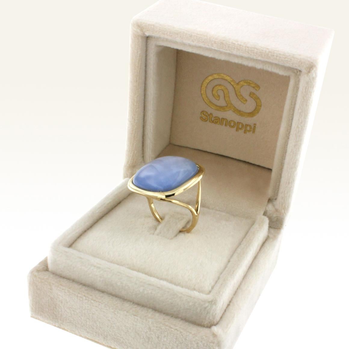 18 Karat Rose Gold with Mother of Pearl and Blue Topaz Ring For Sale 3