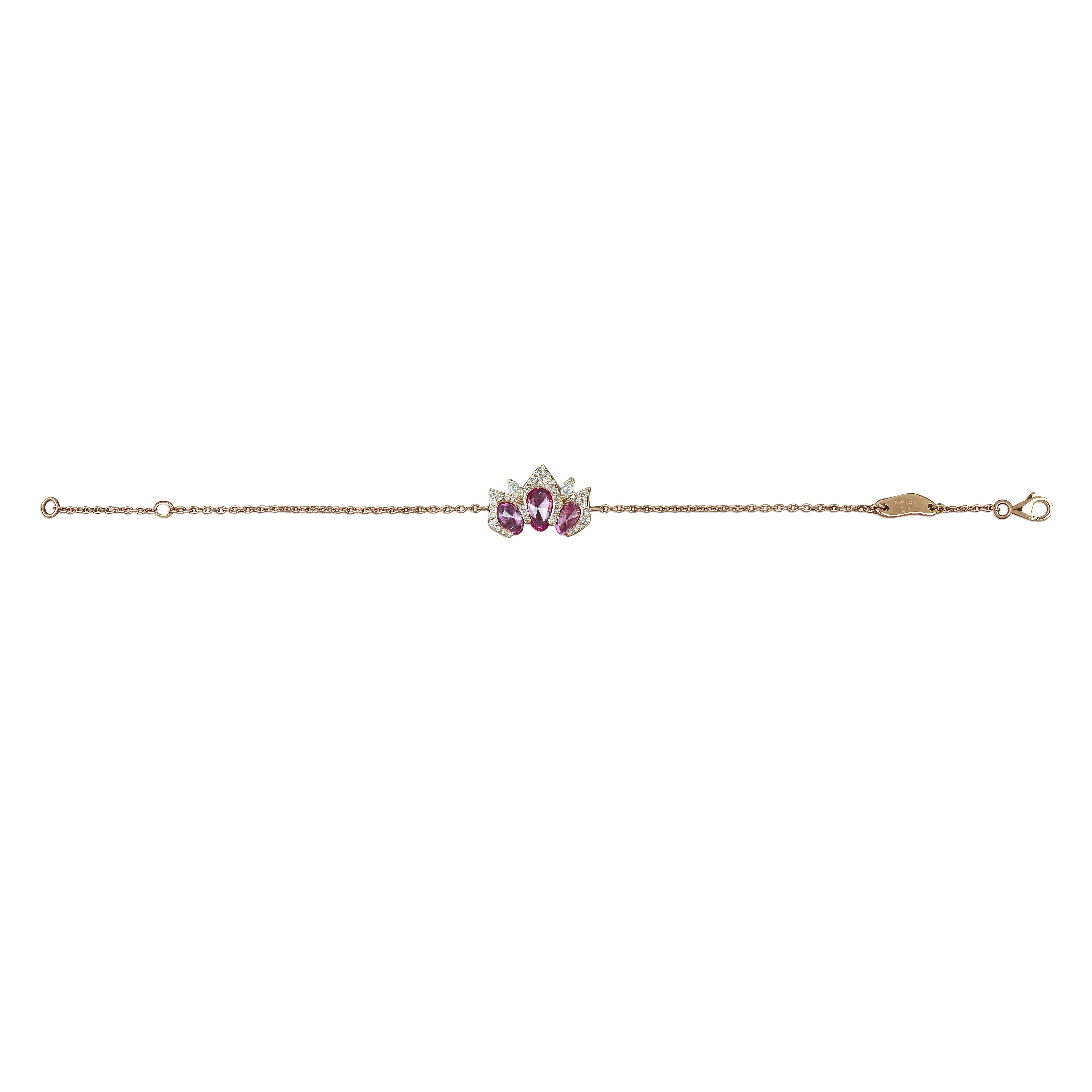 18k Rose  Gold with Pink Sapphires and Round Cut Diamonds In New Condition For Sale In Abu Dhabi, Abu Dhabi