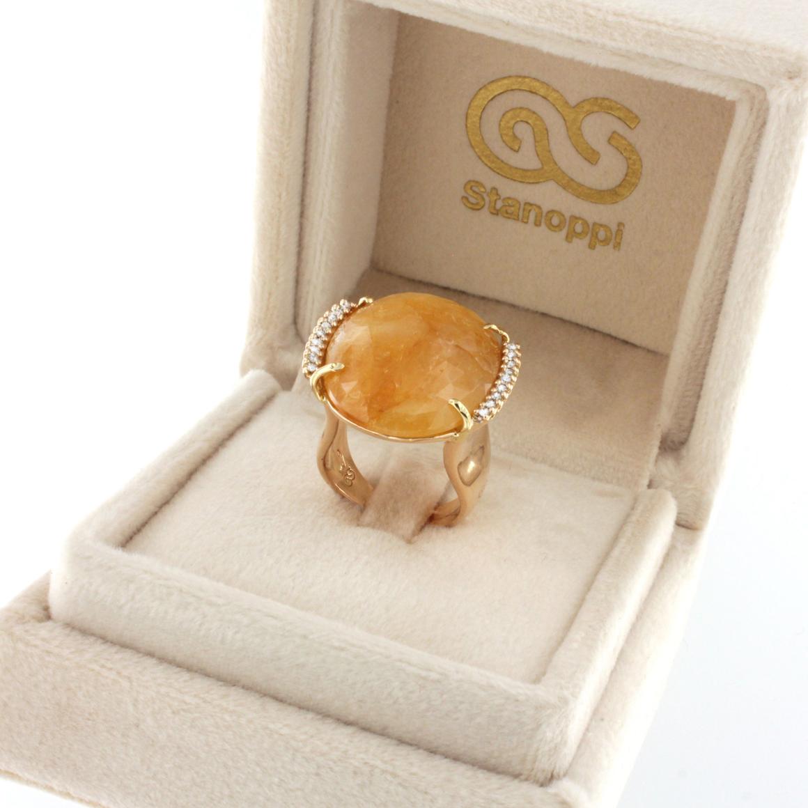 18 Karat Rose Gold with Yellow Sapphire and White Diamonds Ring For Sale 1