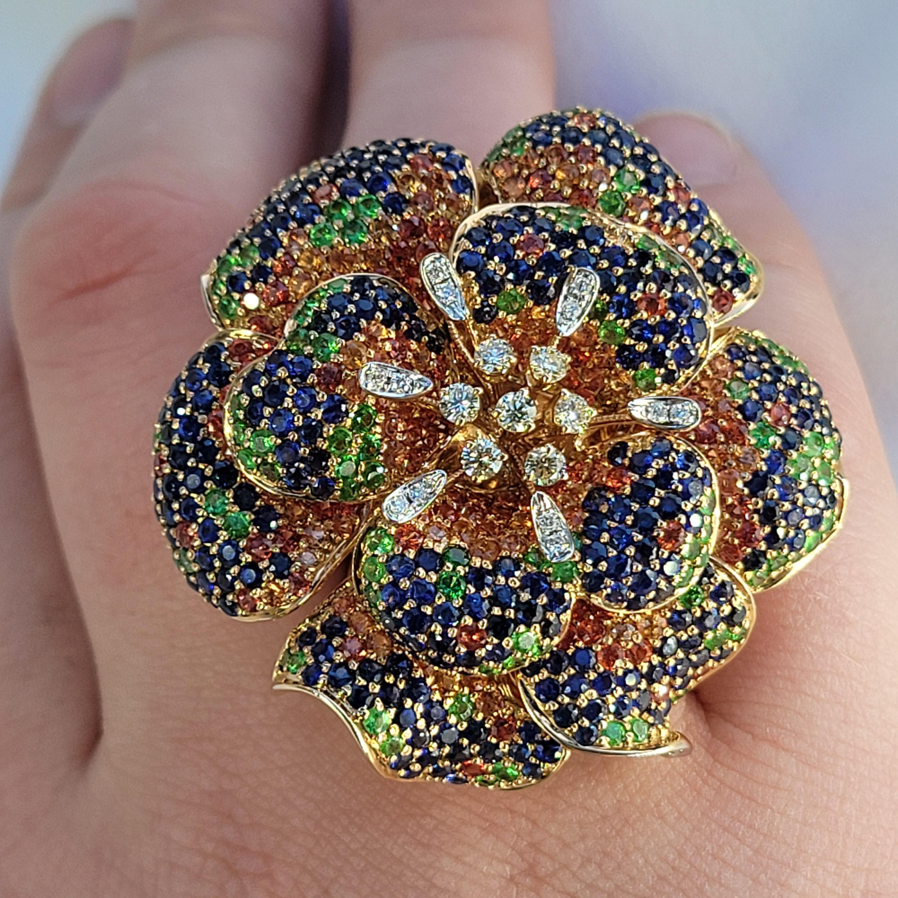 18 Karat Rose Multi-Color Blue and Orange Sapphire 3 in 1 Brooch Ring Pendant In New Condition For Sale In Hong Kong, HK