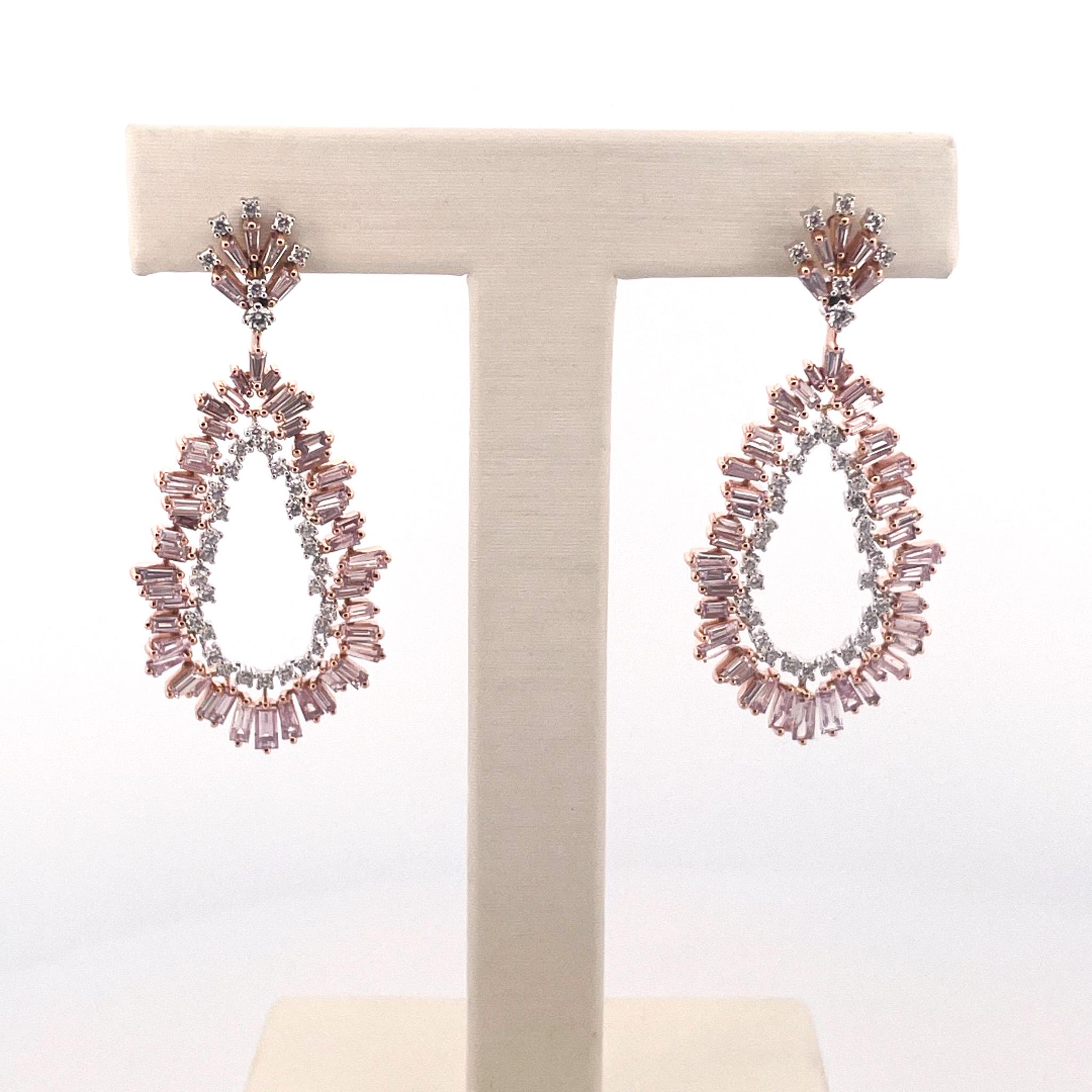 Modern 18k Rose & White Gold Purple Pink Diamond Pear Shape Earrings For Sale