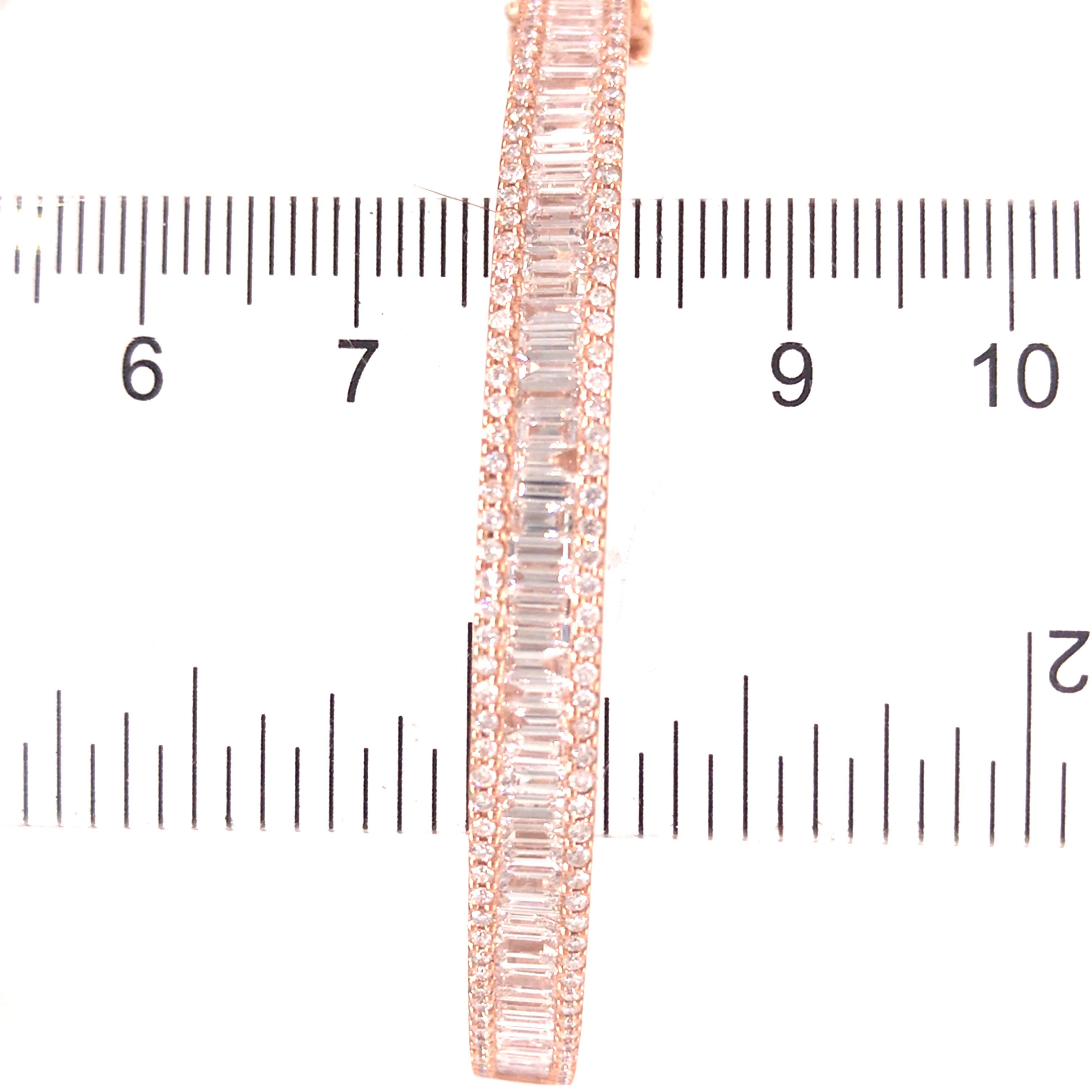 18K Round and Baguette Diamond Bangle Rose Gold For Sale 2
