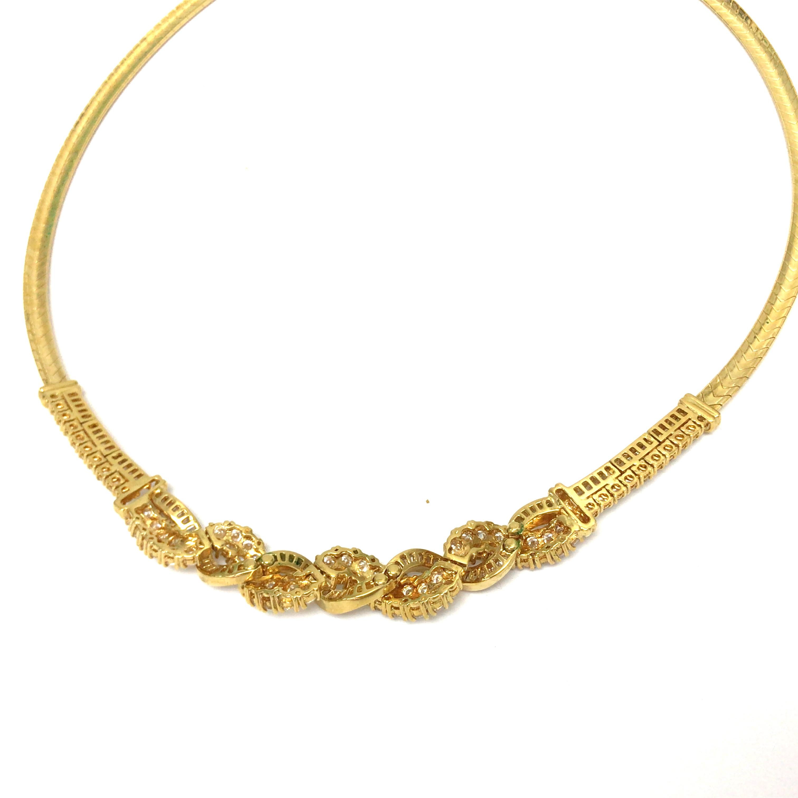 18K Round and Baguette Diamond Twist Necklace Yellow Gold In Good Condition In Boca Raton, FL