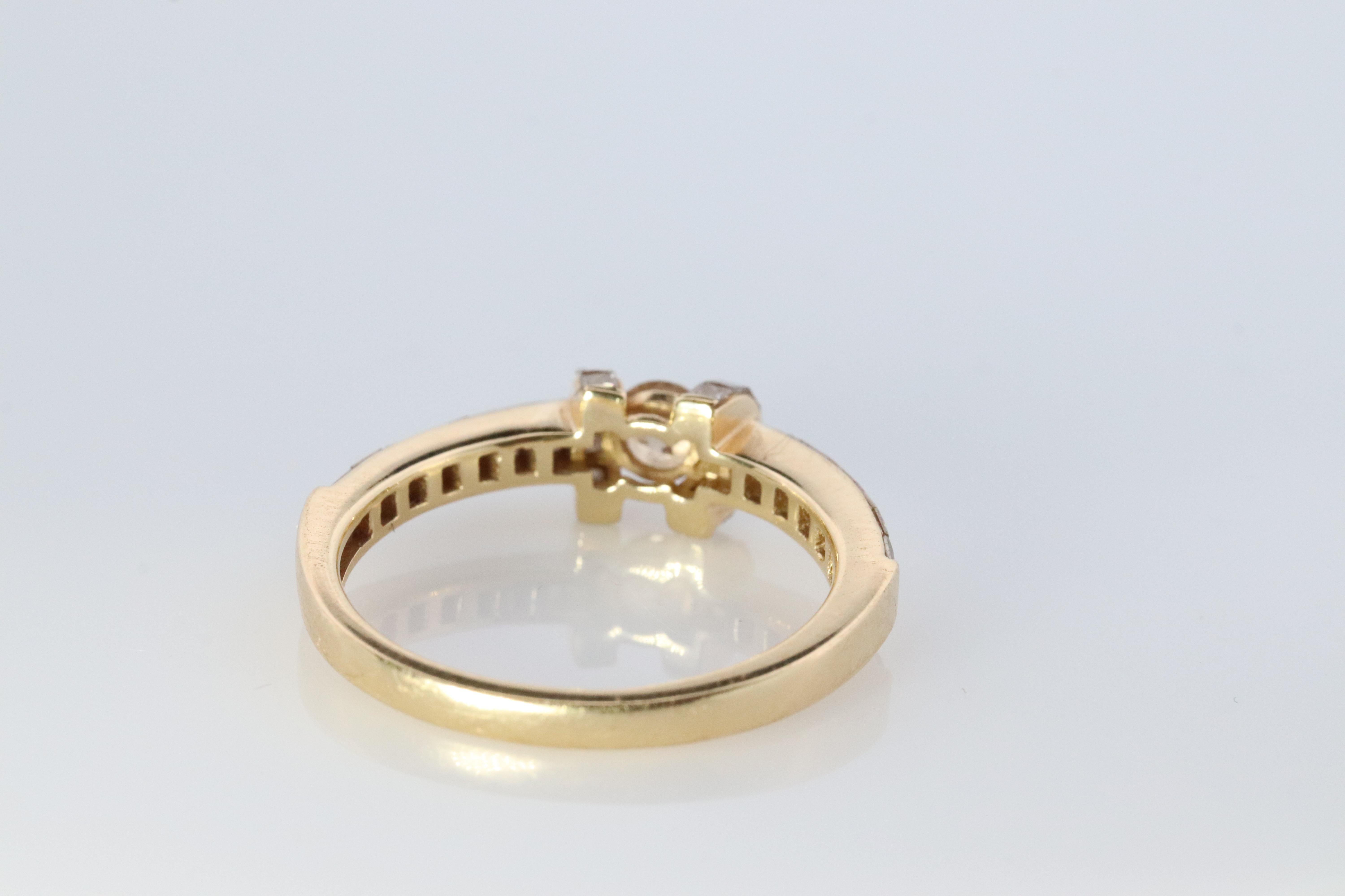 18k Round Genuine Diamond Solitaire Ring Anniversary Illusion set princess cut. In Good Condition For Sale In Port Charlotte, FL