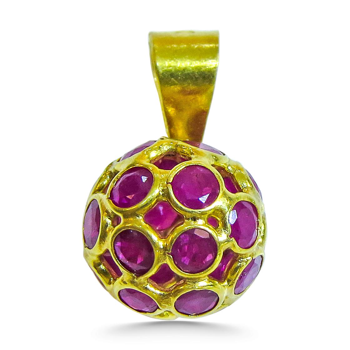 18 Karat Ruby Balls Ladies Pendant In Excellent Condition For Sale In Jackson Heights, NY