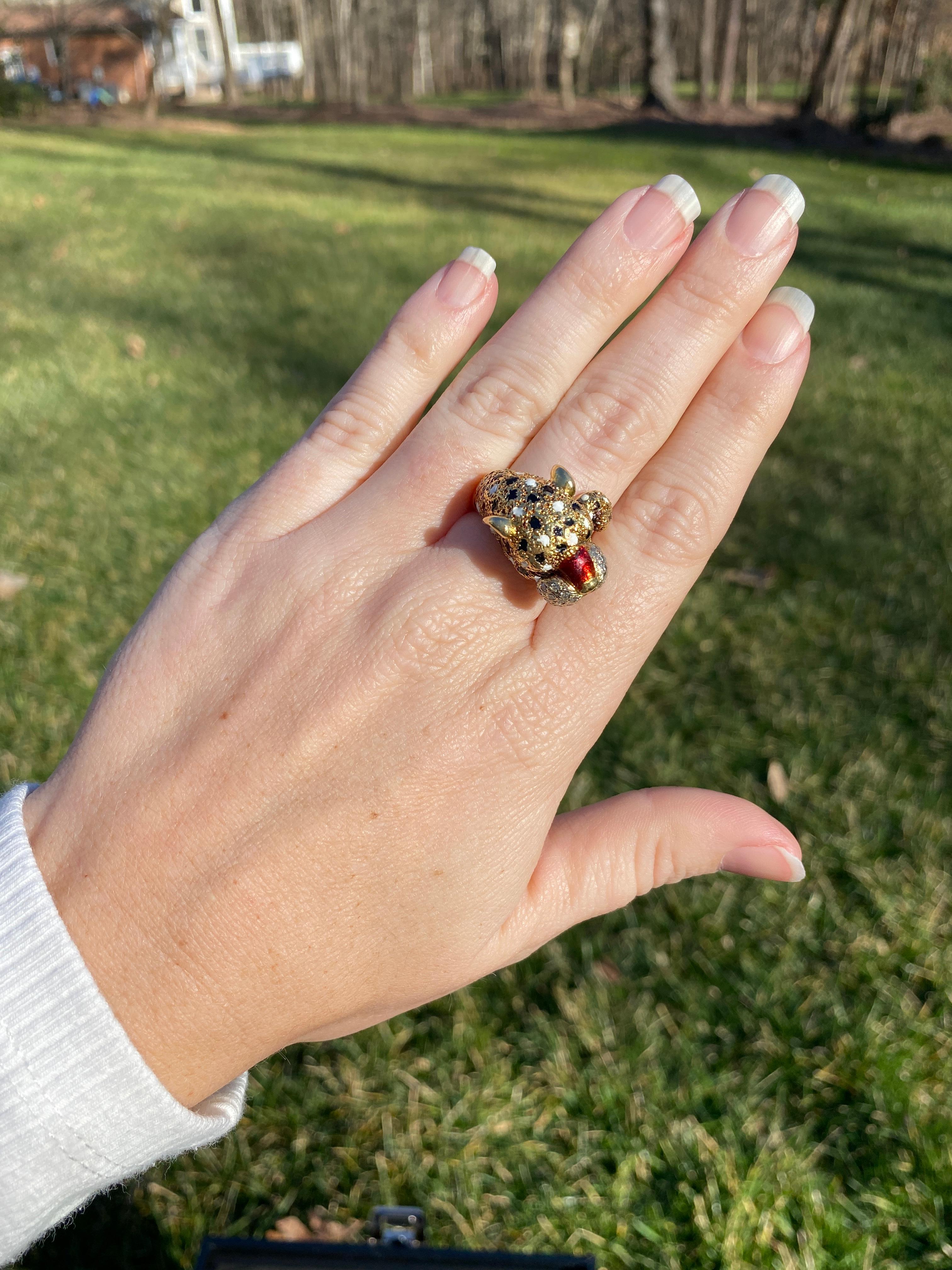 Bague guépard en rubis, diamants et émail 18K en vente 3