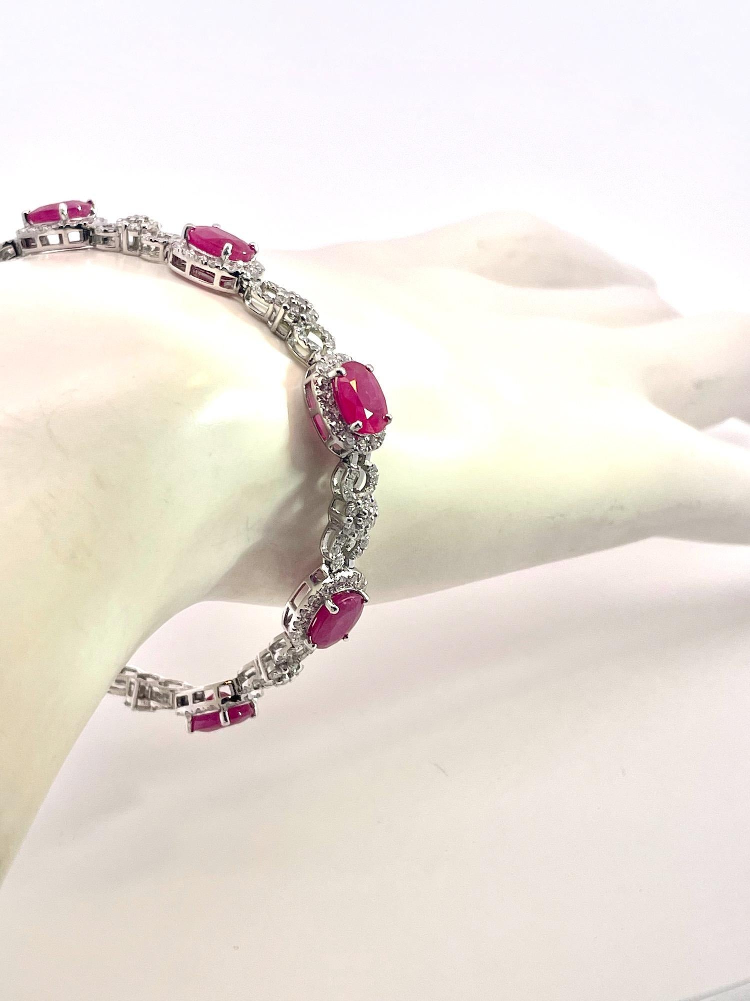Bracelet en rubis 18 carats et diamants 16 carats en vente 7