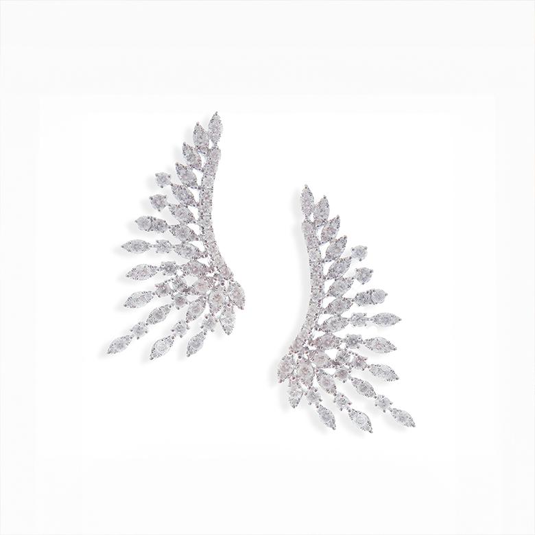 Modern Radiant Wing Shaped 18K Yellow Gold Earrings For Sale