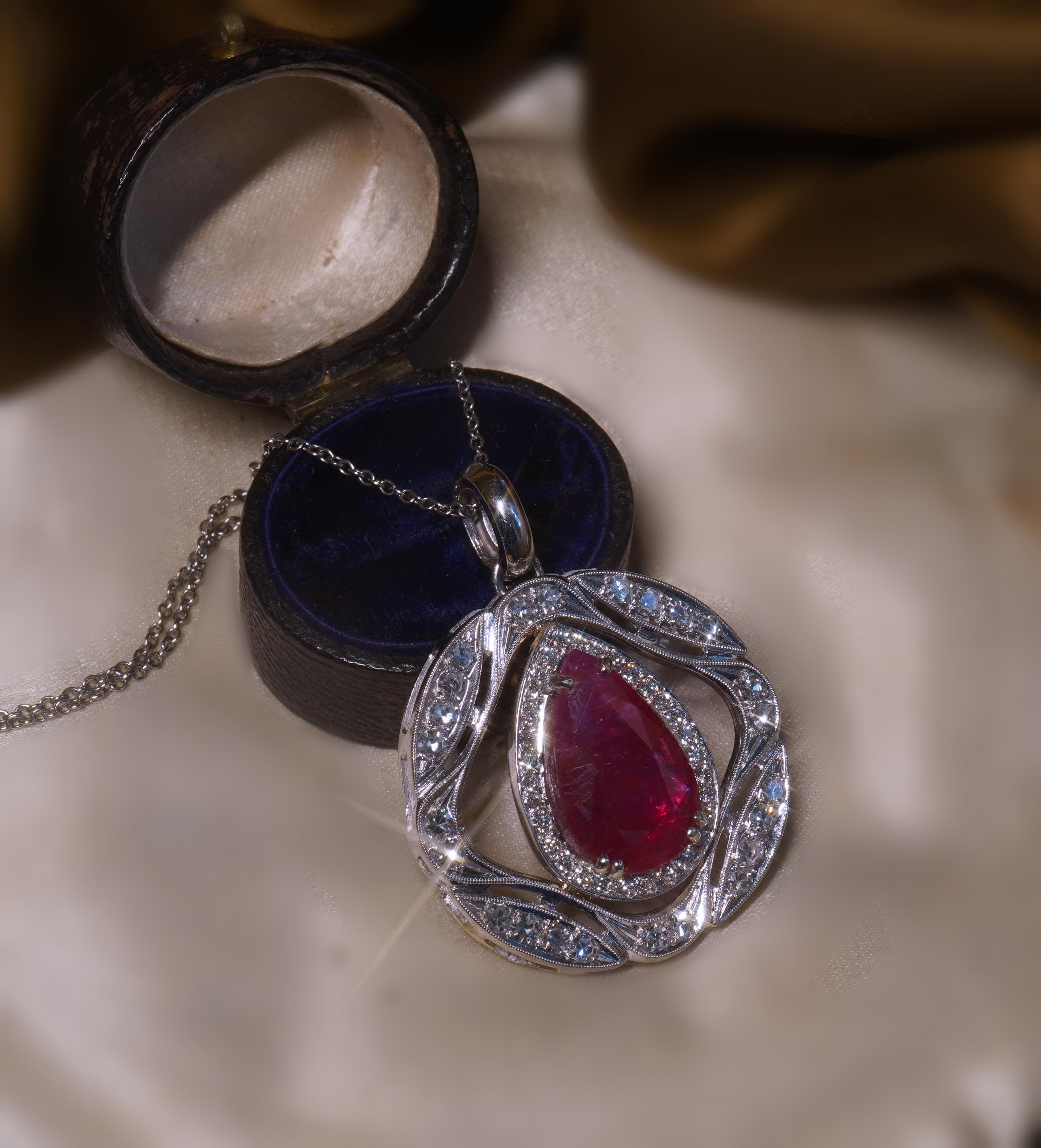 18K Ruby Diamond GIA No Heat Necklace Pendant Vintage Red Natural 8.18 Carats en vente 3