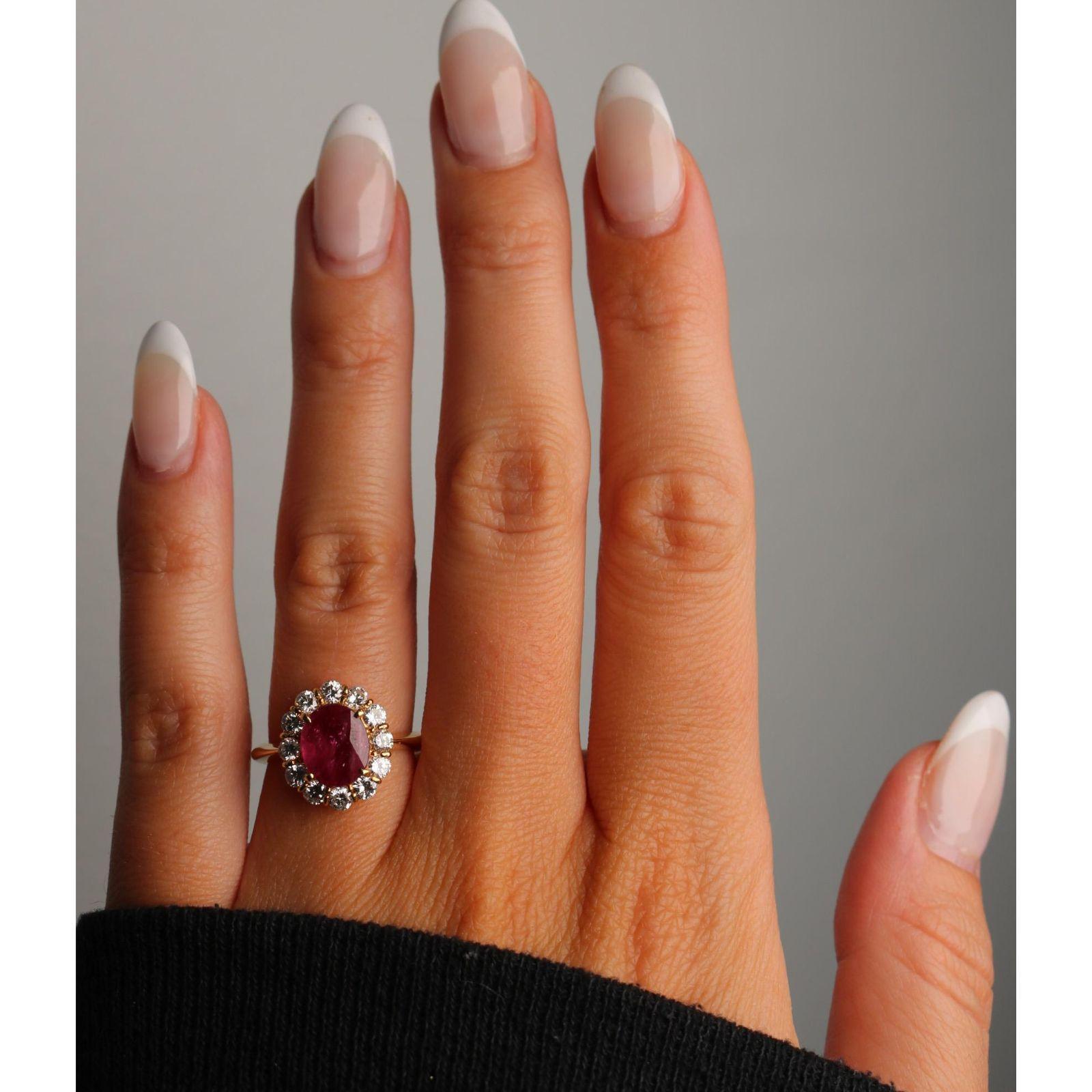 Moderne 18K Bague Halo Rubis Diamant Or Jaune Taille 6 ~2.59ctw en vente