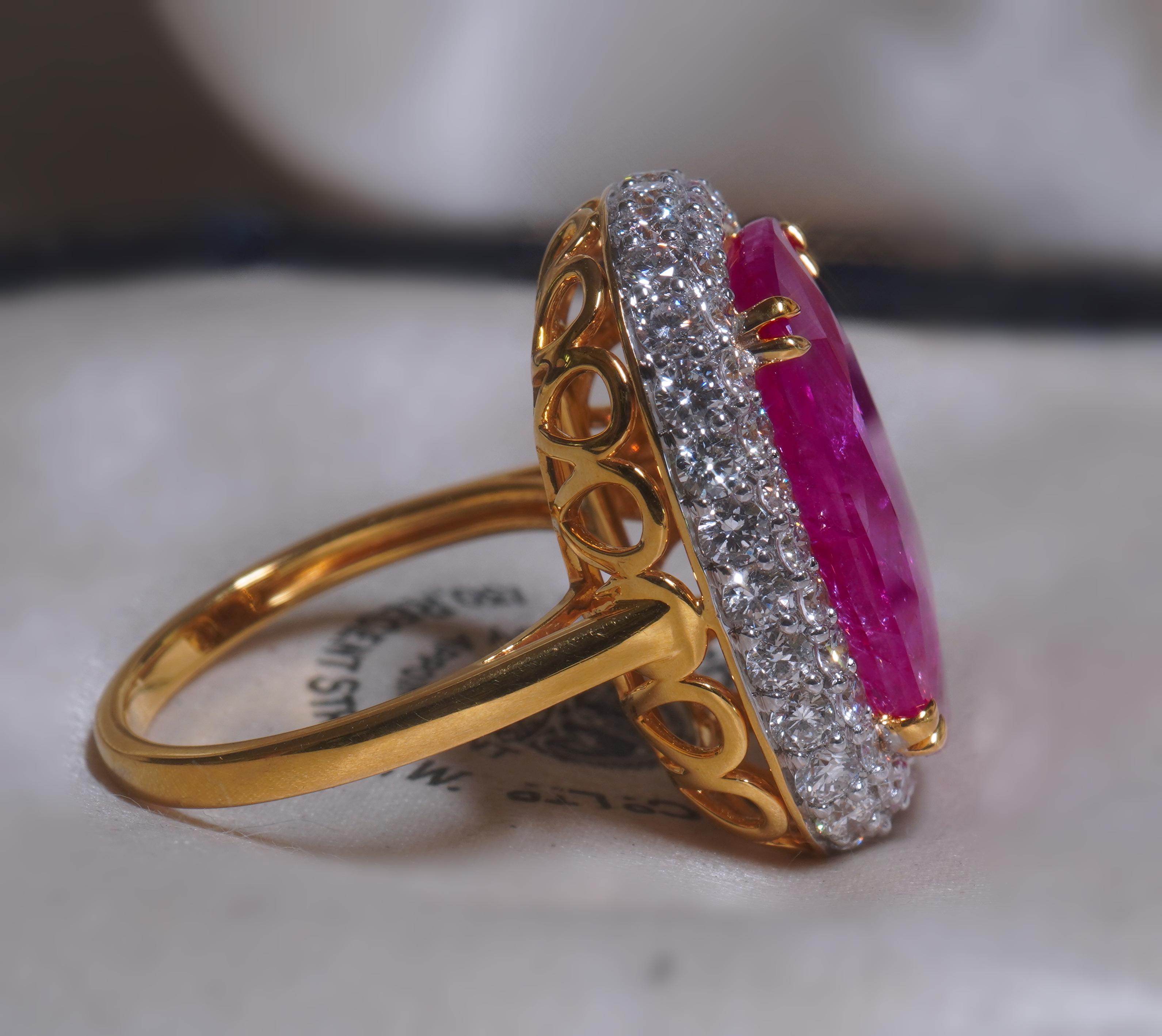 Taglio cuscino Anello con diamante rubino 18 carati Vintage non riscaldato certificato GIA VS Fine Enorme 13,68 carati! in vendita